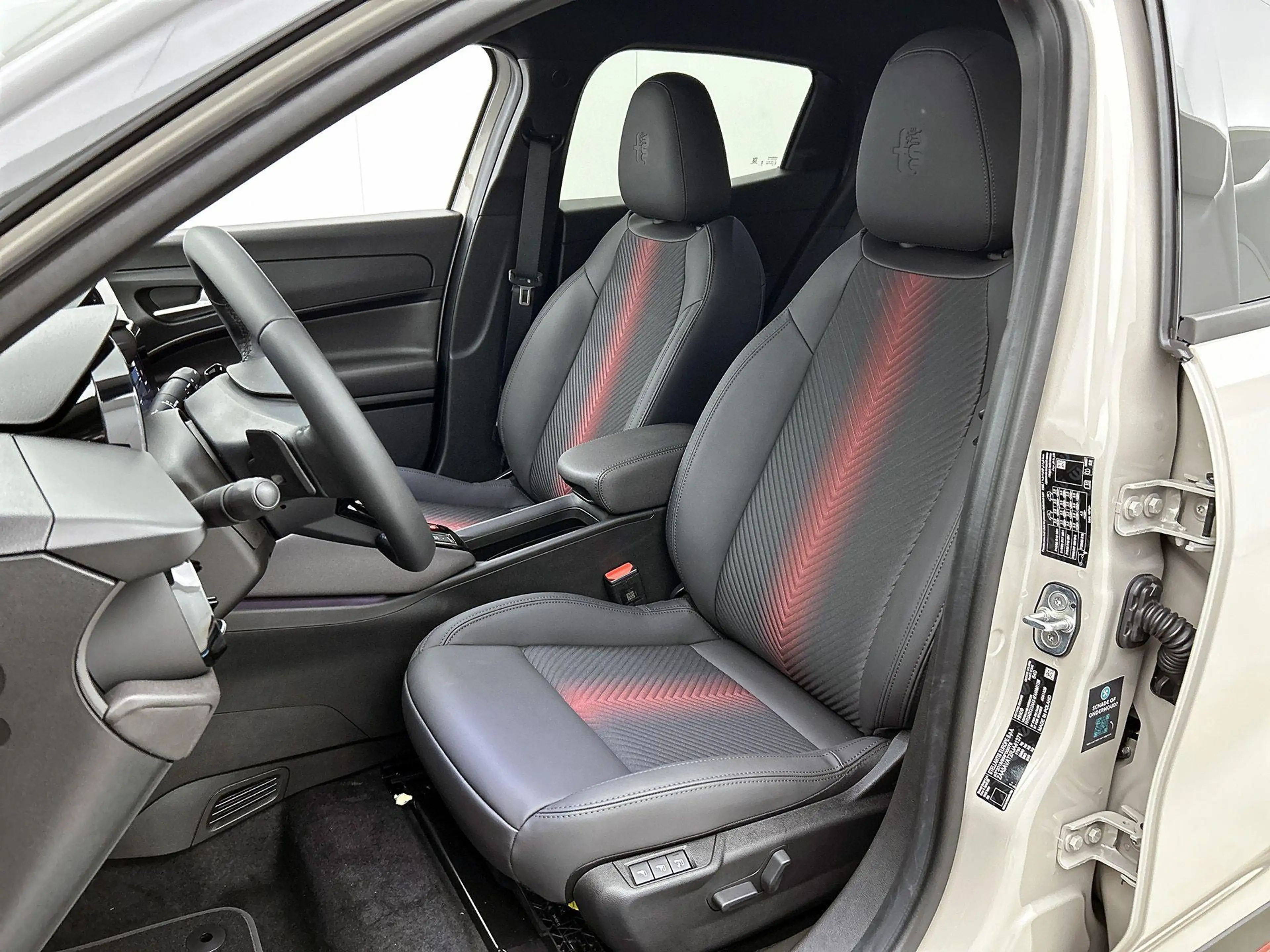 Alfa Romeo Junior 1.2 Turbo Hybrid Ibrida Sport Speciale Tachno Pack — photo 9