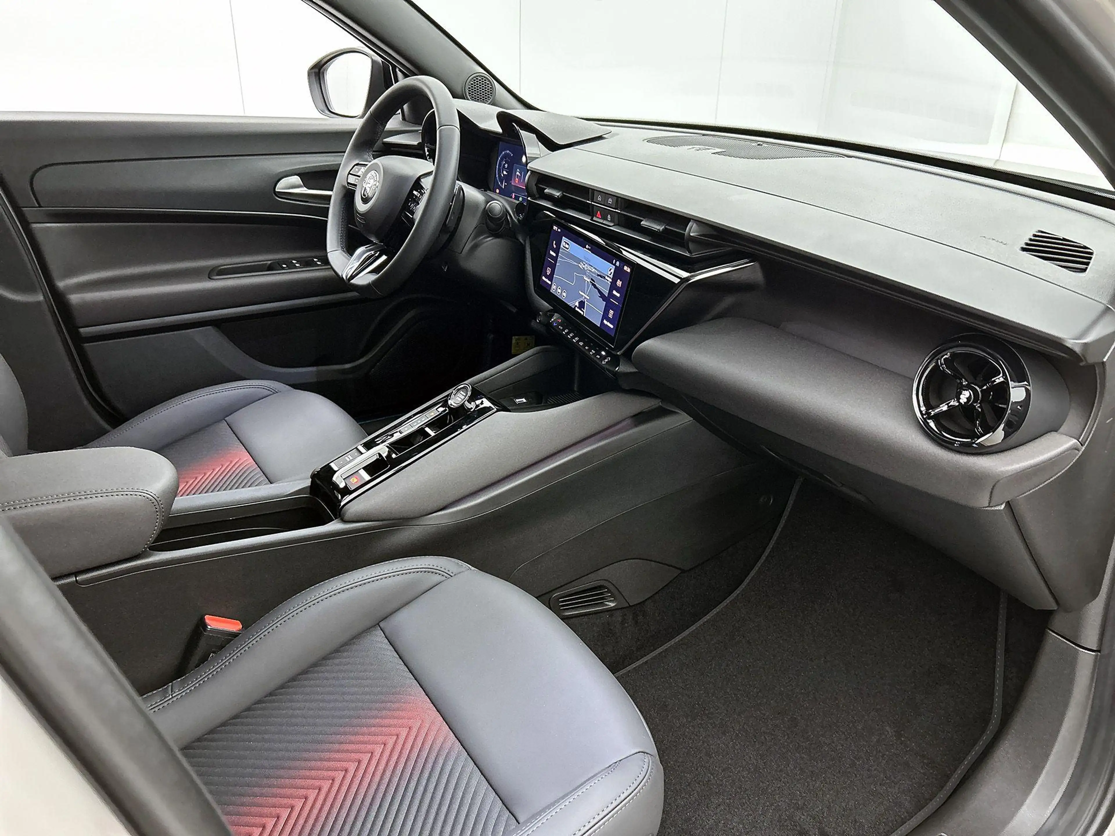 Alfa Romeo Junior 1.2 Turbo Hybrid Ibrida Sport Speciale Tachno Pack — photo 12