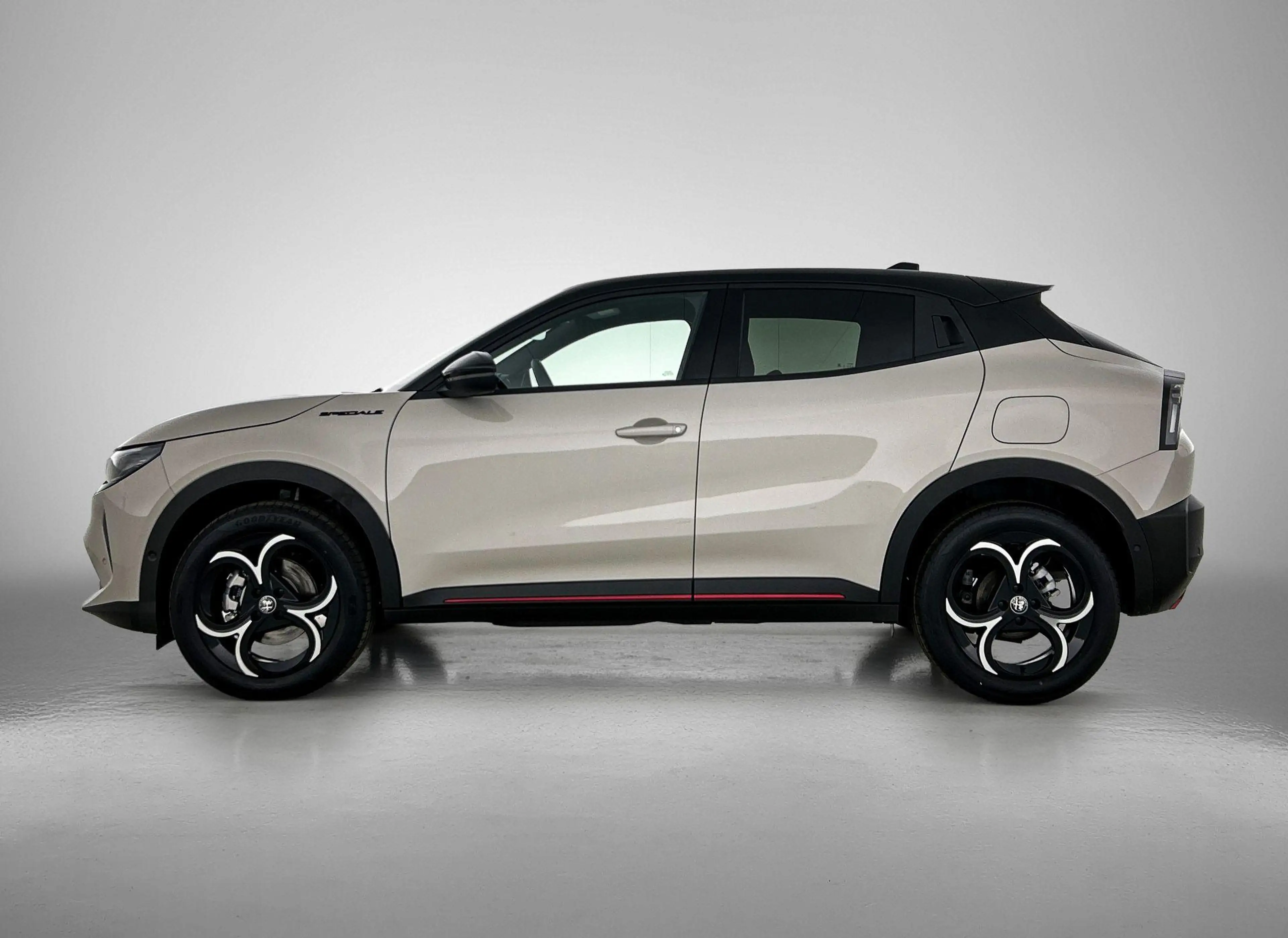 Alfa Romeo Junior 1.2 Turbo Hybrid Ibrida Sport Speciale Tachno Pack — photo 2