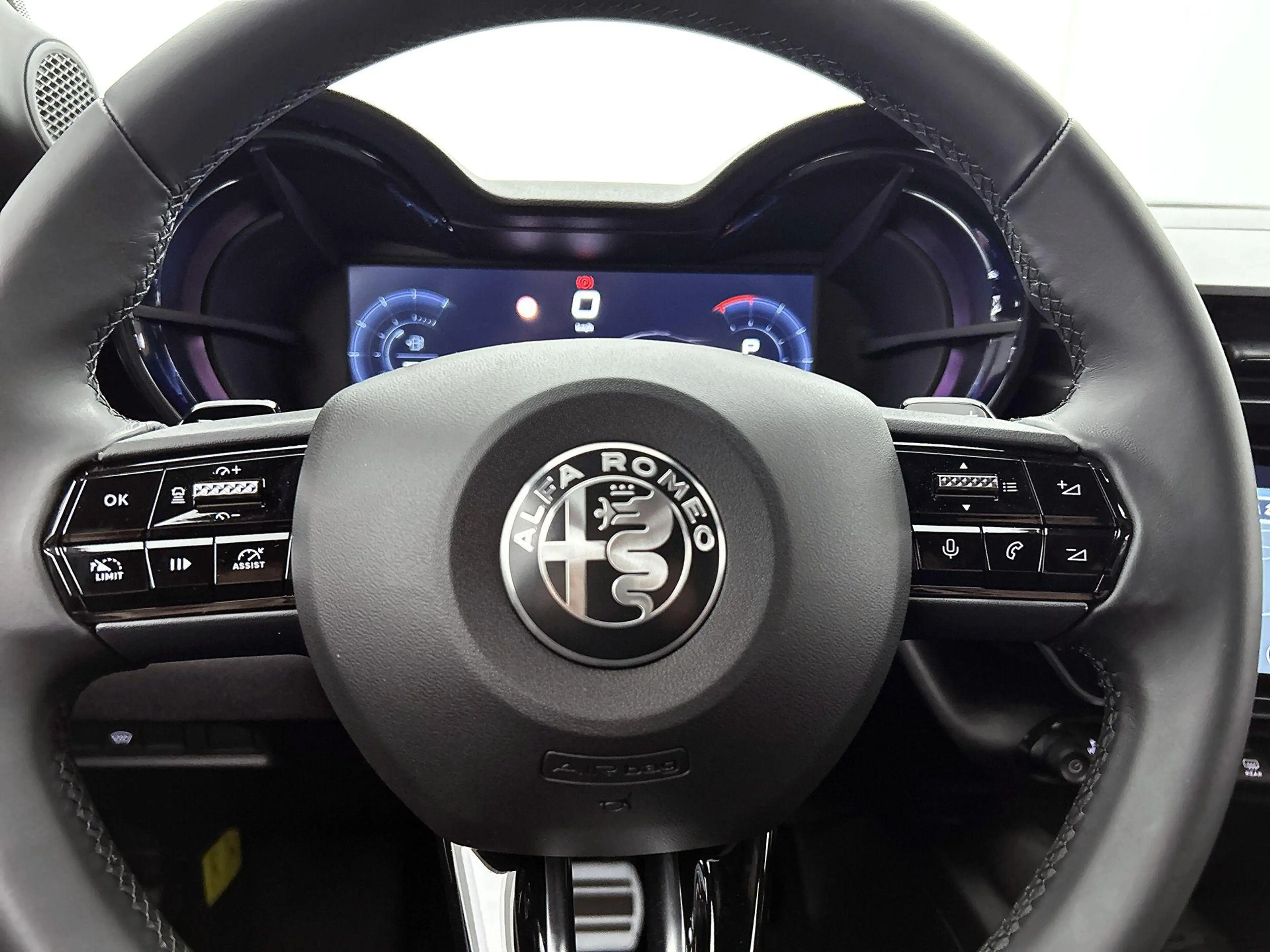 Alfa Romeo Junior 1.2 Turbo Hybrid Ibrida Sport Speciale Tachno Pack — photo 15