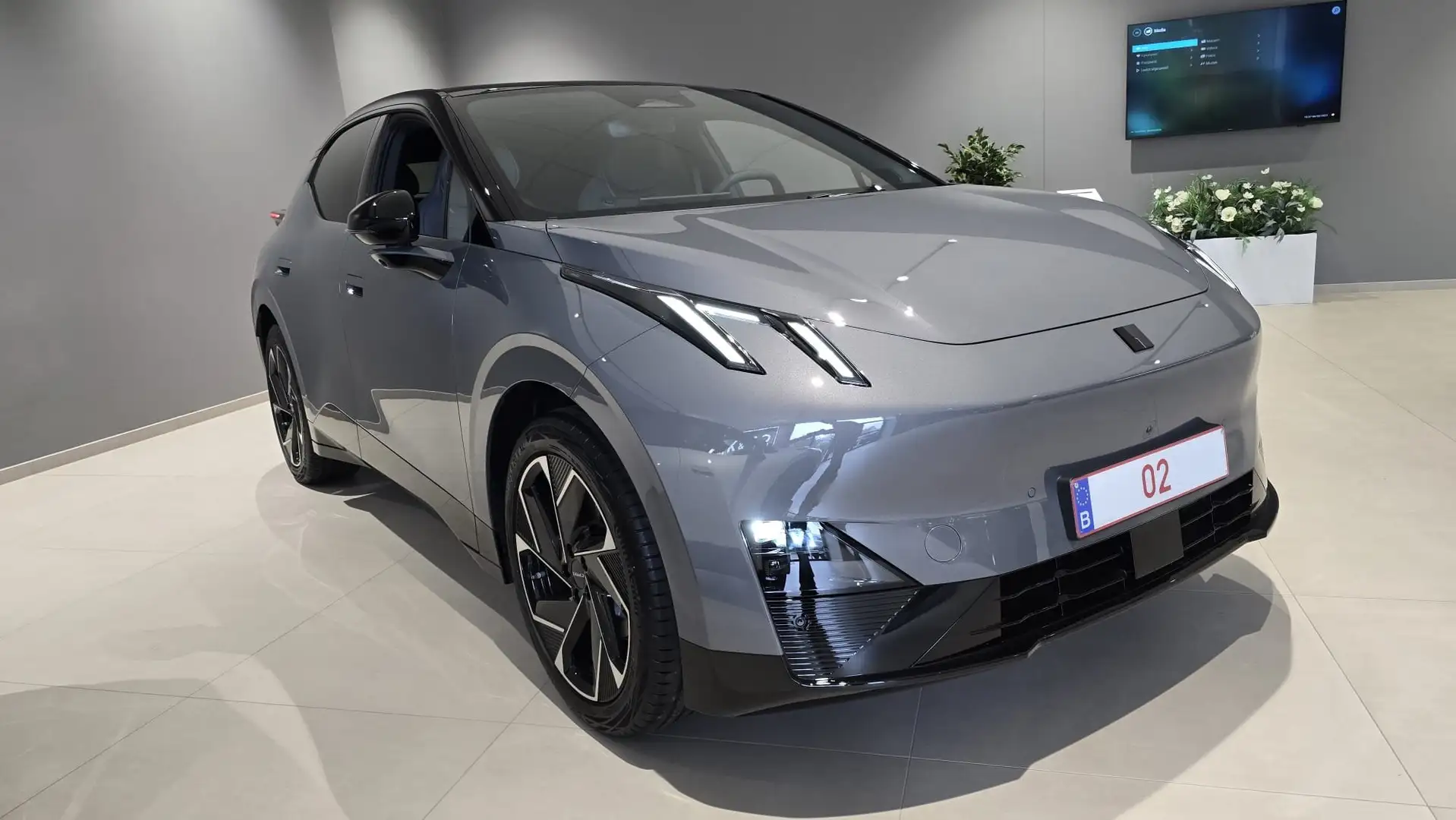 Lynk & Co 02 02 66 kWh More Gris - 2