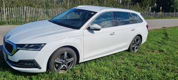 Octavia Combi Premium IV DSG Plug In Hybrid TÜV NEU