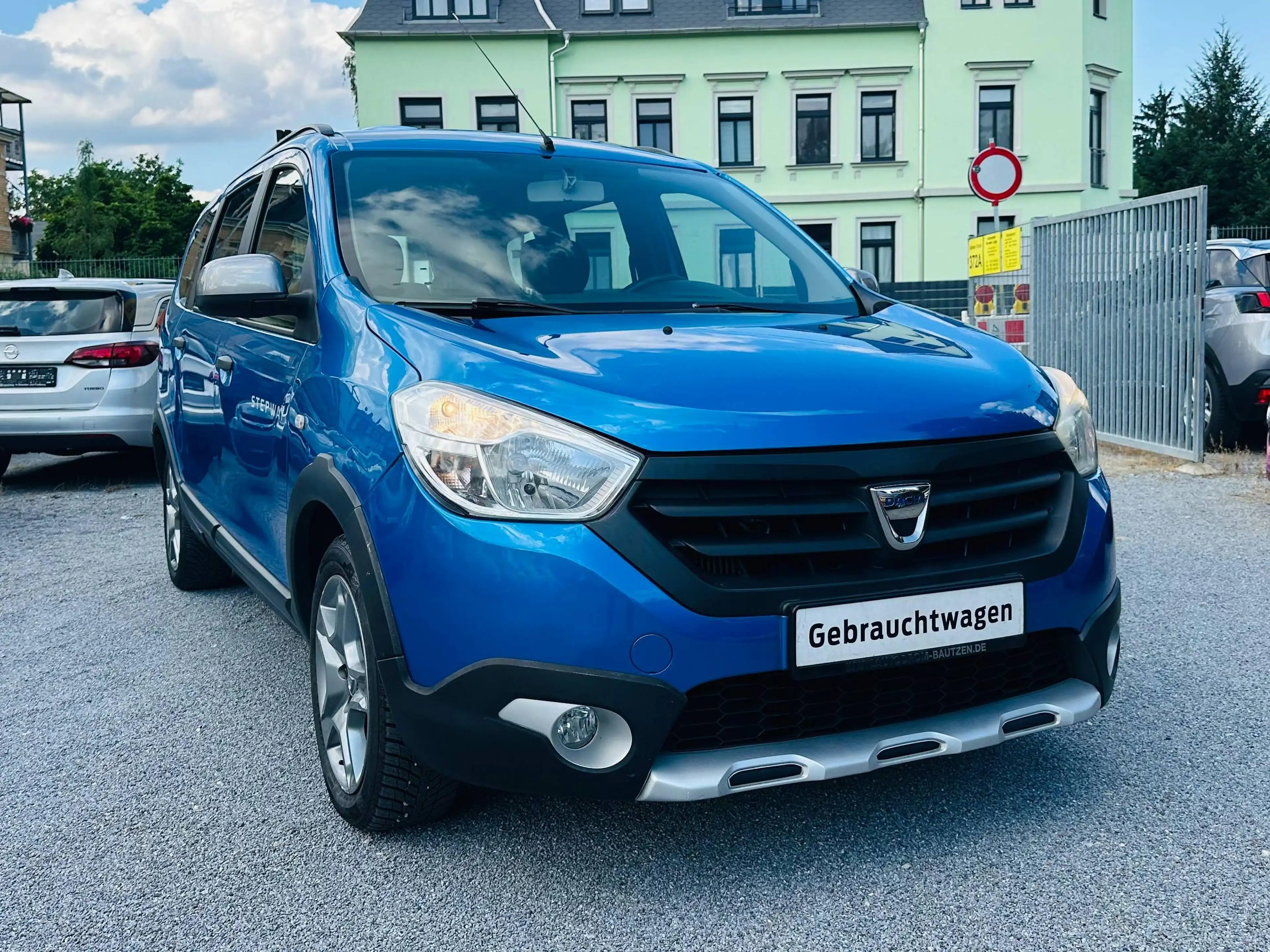 Dacia Lodgy Stepway Celebration 101000 KM KLIMA CAMERA ANHÄNGERKUPPLUNG EPH SITZHEIZUNG — photo 2