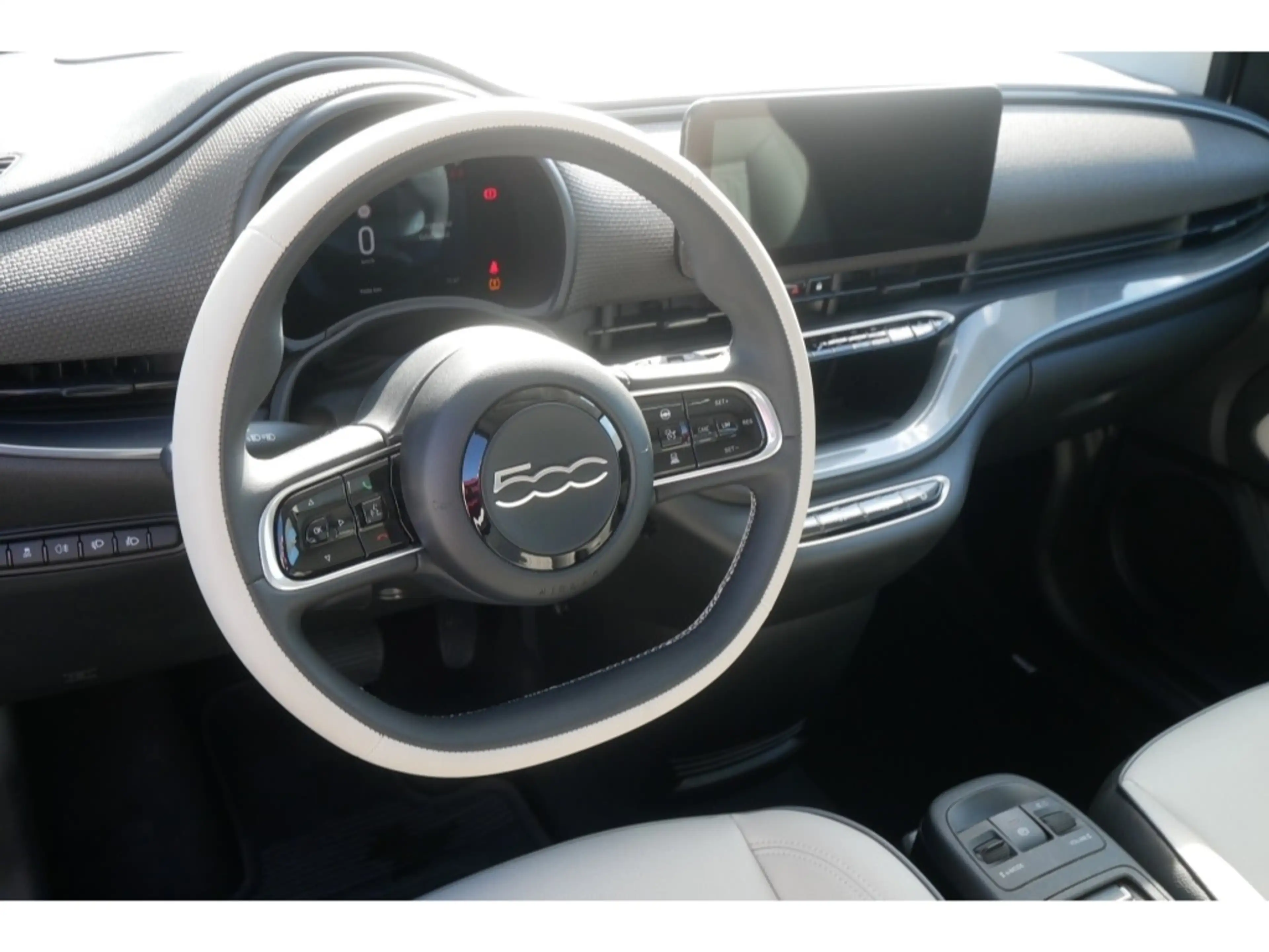 Fiat 500e BY BOCELLI AT 42 Kwh 118PS LED NAVI WINTER — photo 9