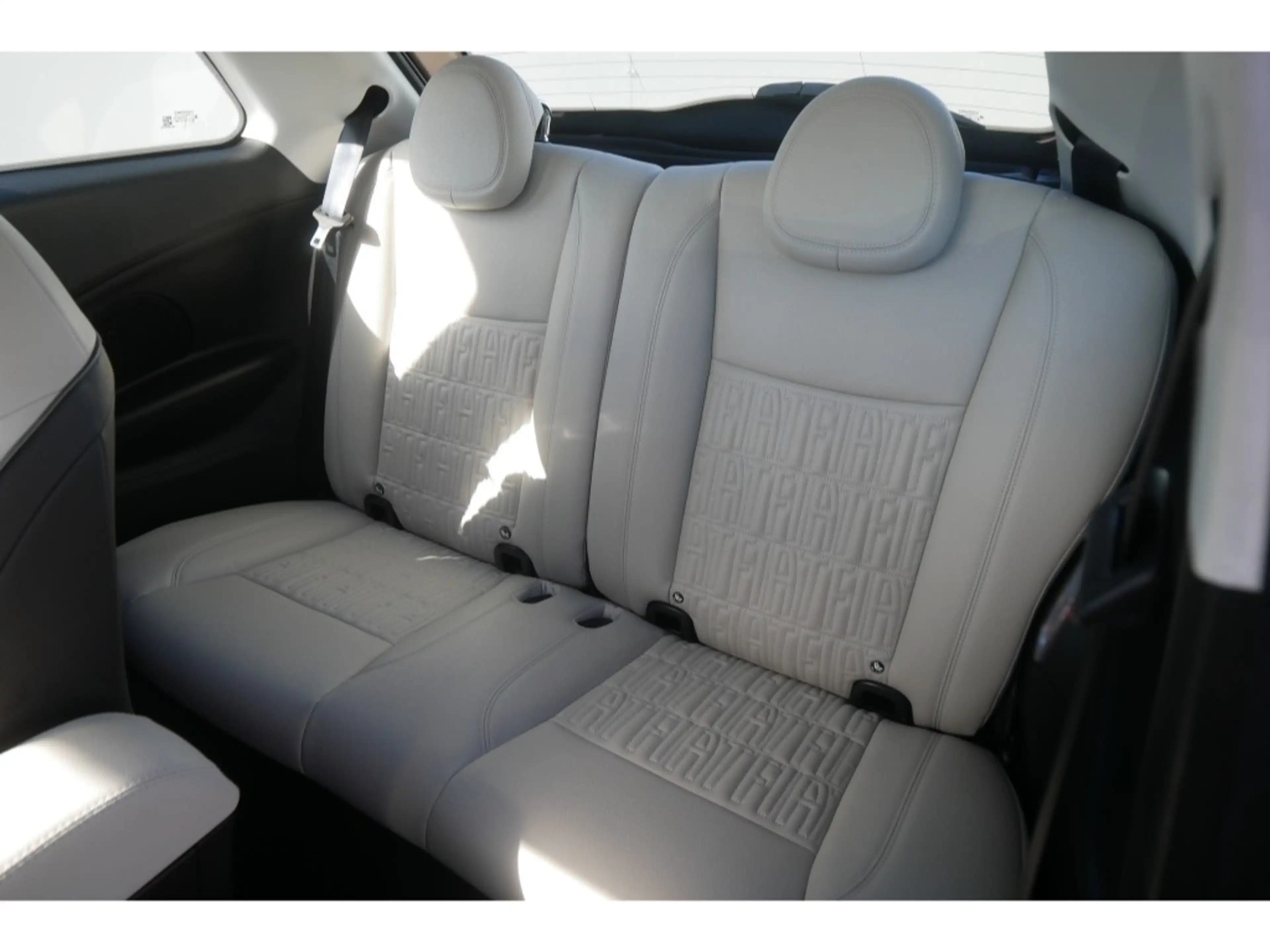 Fiat 500e BY BOCELLI AT 42 Kwh 118PS LED NAVI WINTER — photo 12