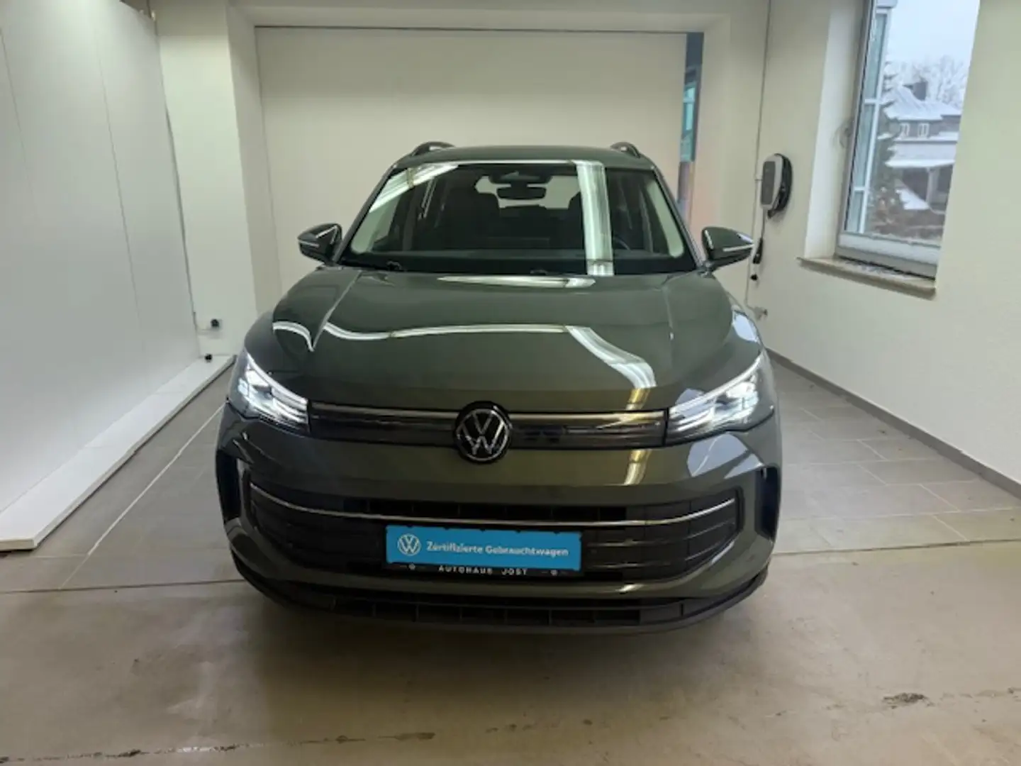 Volkswagen Tiguan Life 2.0 TDI DSG AHK/HeadUp/Navi/LM18/Kamera Grün - 2