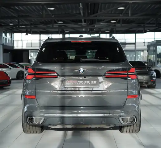 BMW X5 X5 M view 10