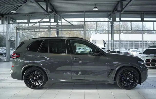 BMW X5 X5 M view 6