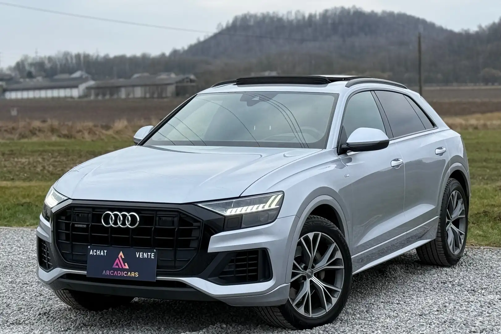 Audi Q8 S-LINE QUATTRO TOIT PANORAMIQUE FULL OPTIONS Argent - 1