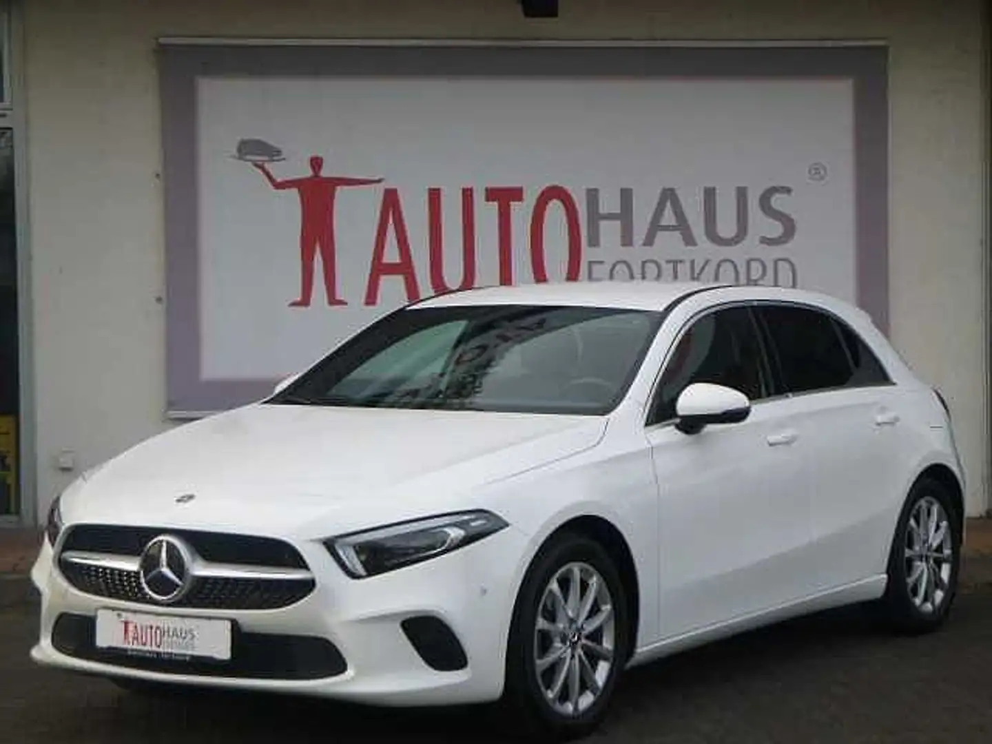 Mercedes-Benz A 200 - Navi, PDC, SHZ, Mult.B.-LED, Alu Blanc - 2