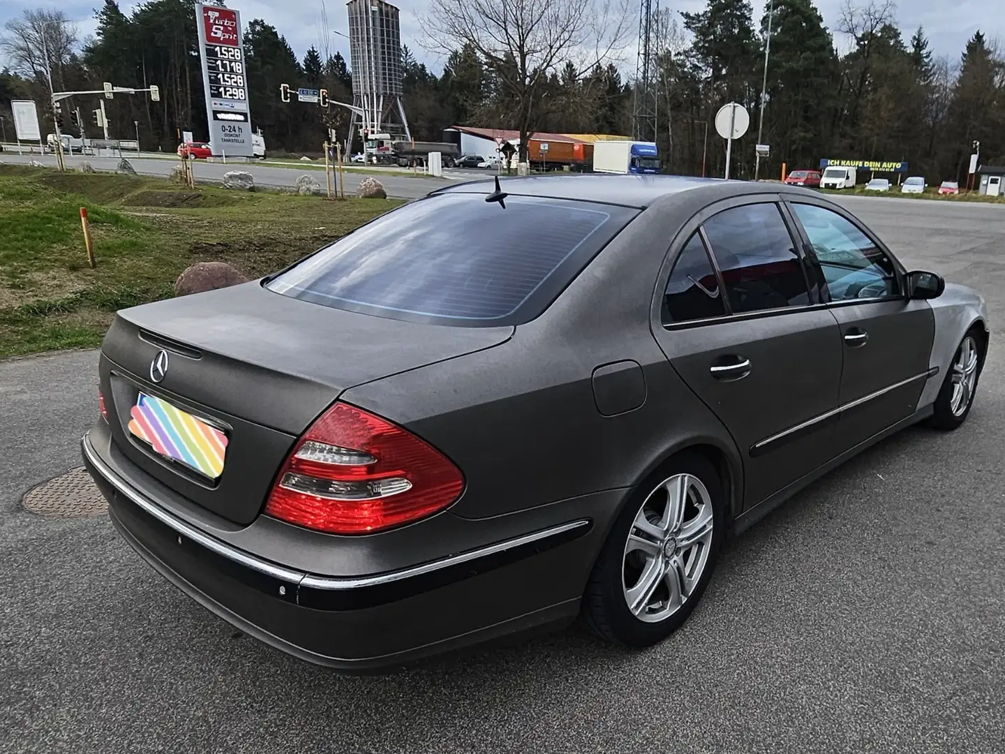 Mercedes-Benz E 270 -Avantgarde CDI Aut. Grau - 2