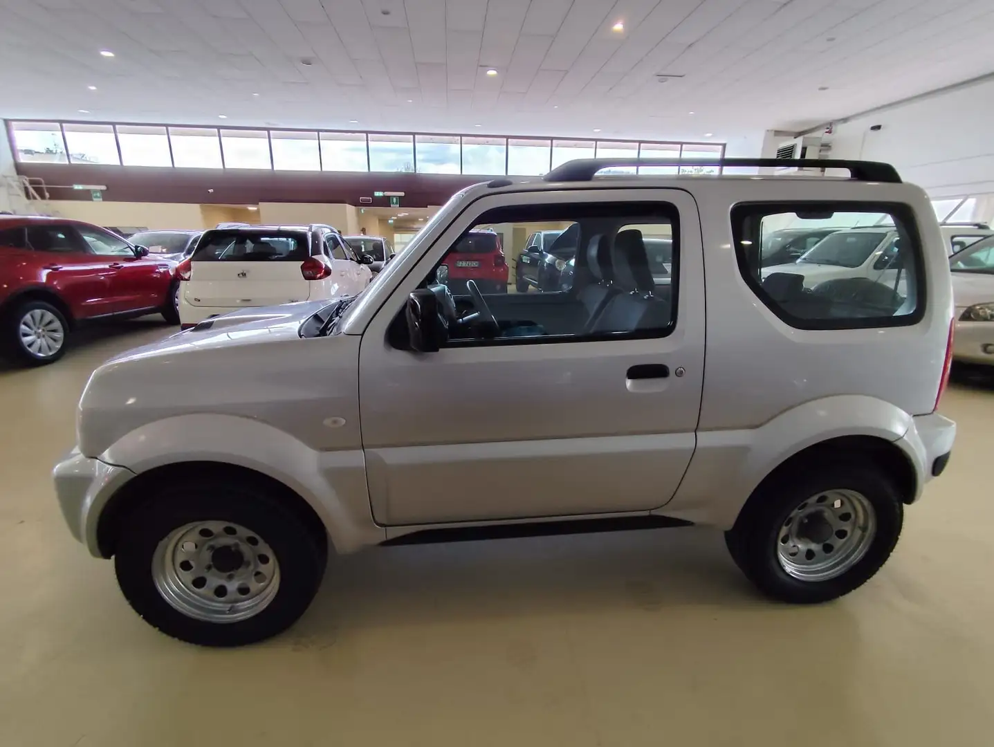 Suzuki Jimny Jimny 1.3 Confort 4wd Plateado - 2