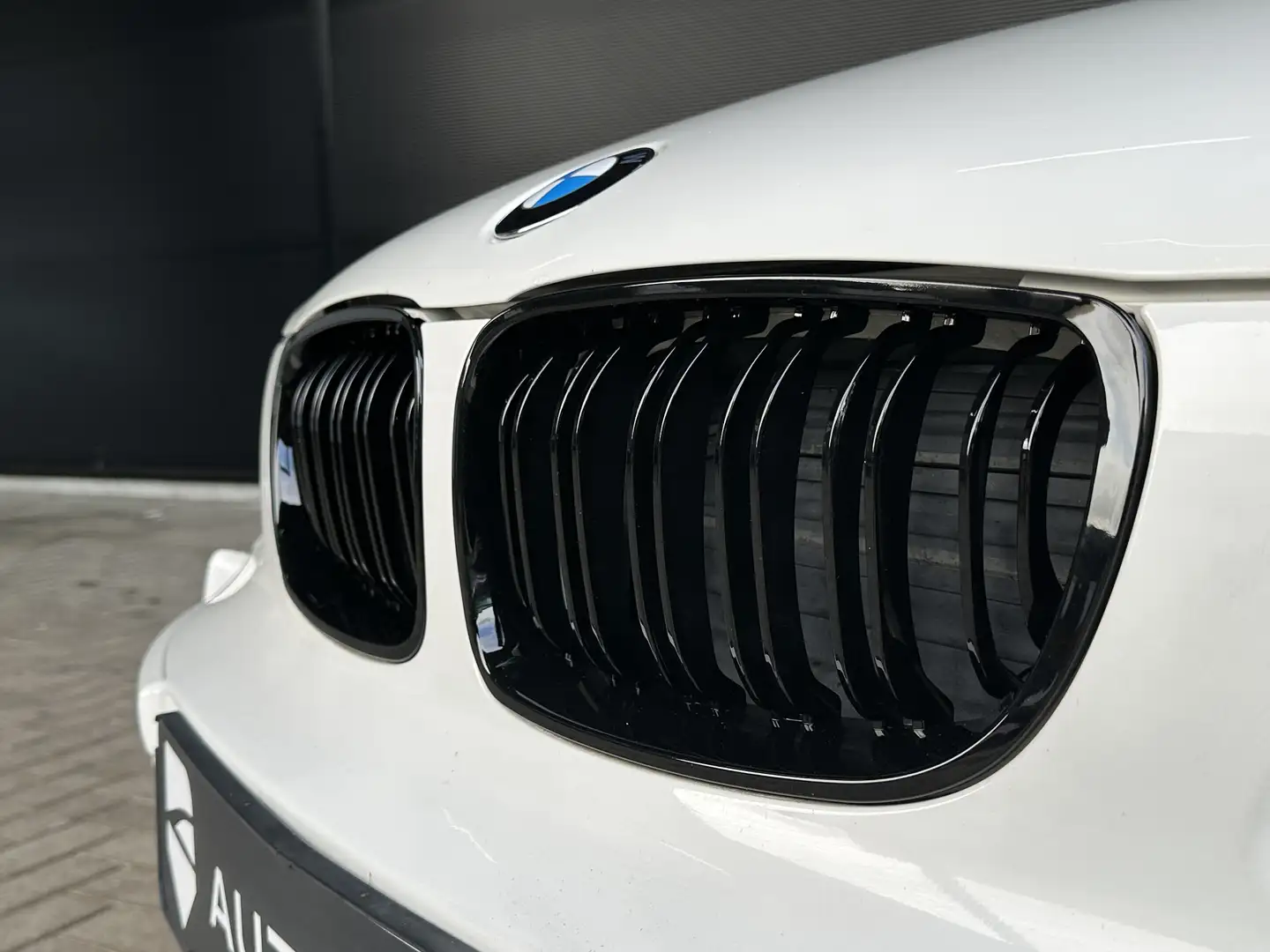 BMW 118 1 Serie 118i LCI 5-Deurs YOUNGTIMER Xenon LEER Nav Blanc - 2