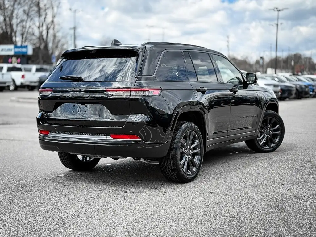 Jeep Grand Cherokee 2026 photo 2