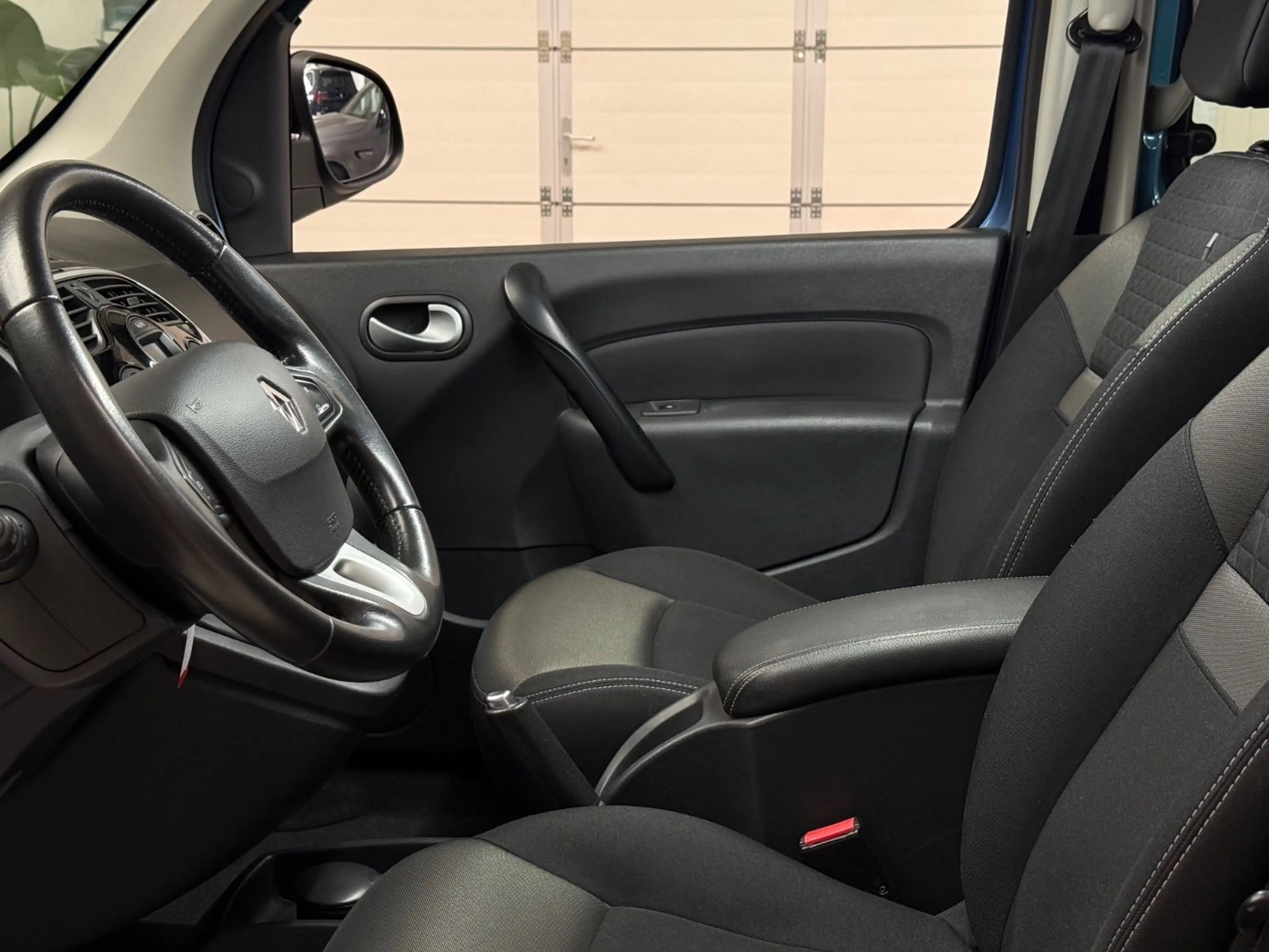 Renault Kangoo 1.5 Blue dCi 115 Limited/KAMERA/PDC/KLIMA — photo 12