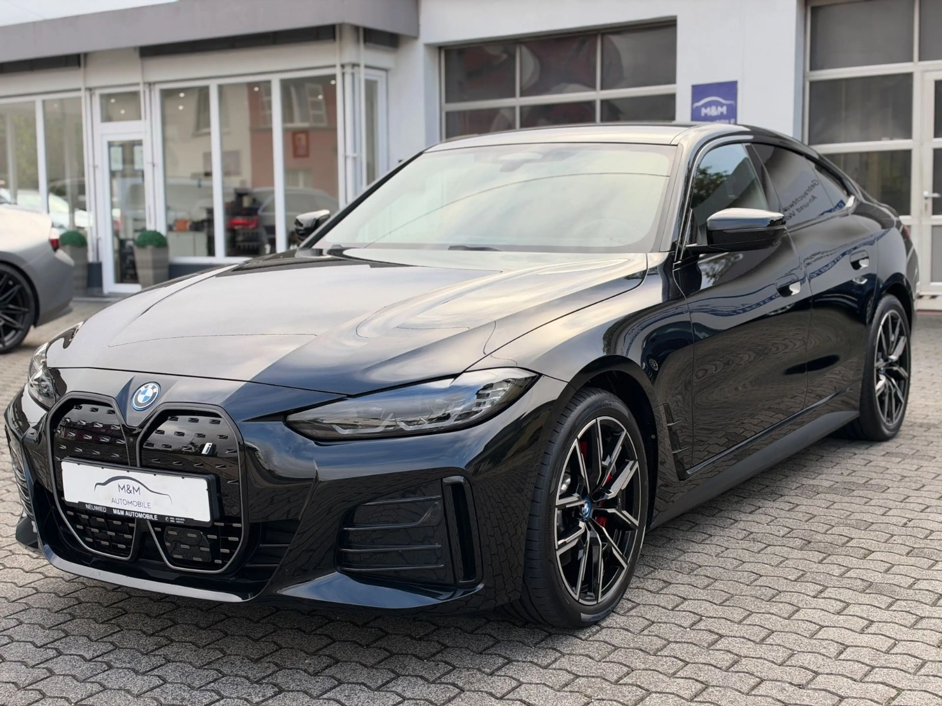 BMW i4 GC 40eDrive M Sport Pro HUD MwSt 360° AHK 19z — photo 3