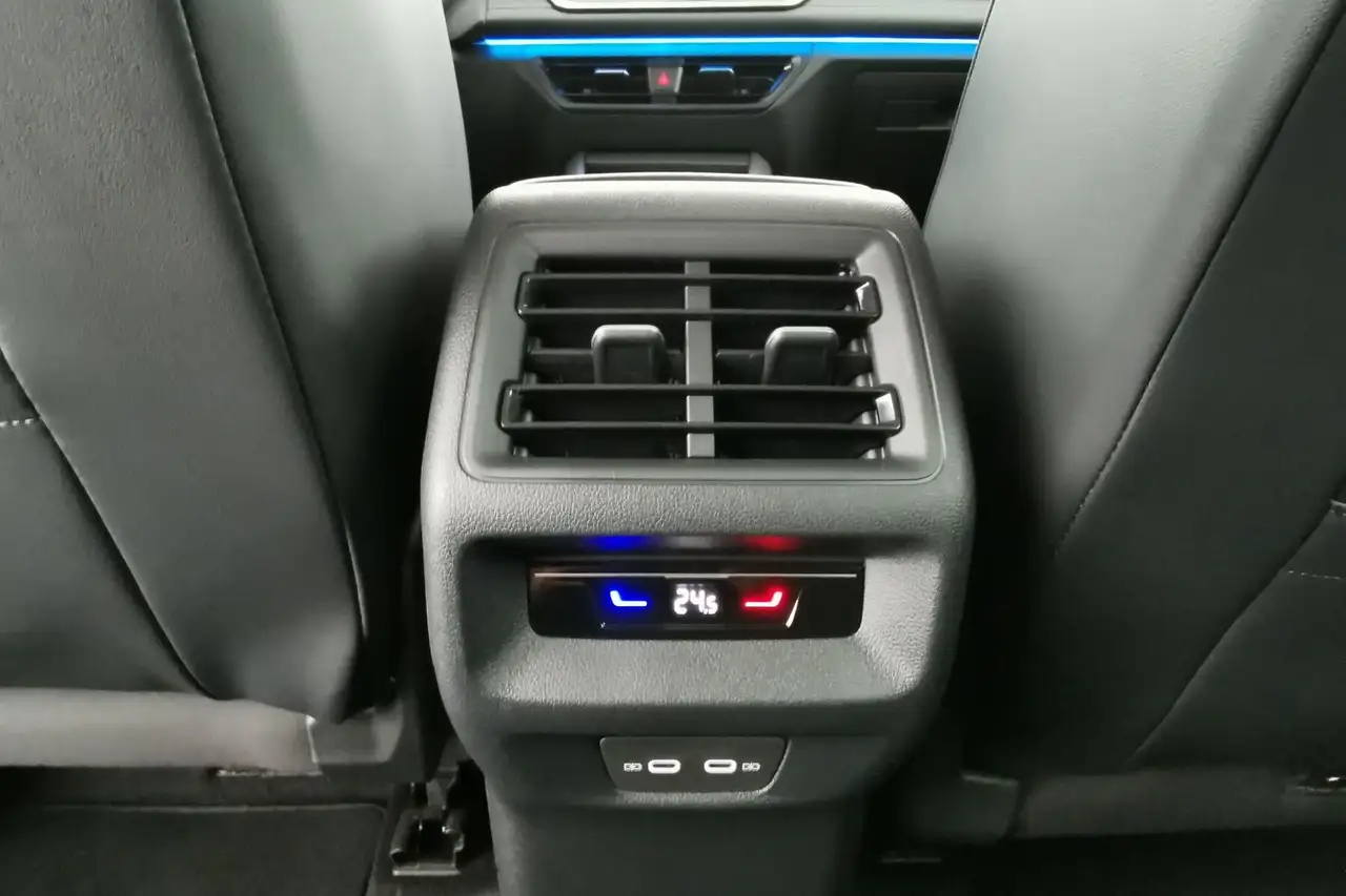 Volkswagen Tayron 1.5 eTSI Life|IQ.Drive|NAV|Matrix|AHK|7Si 16