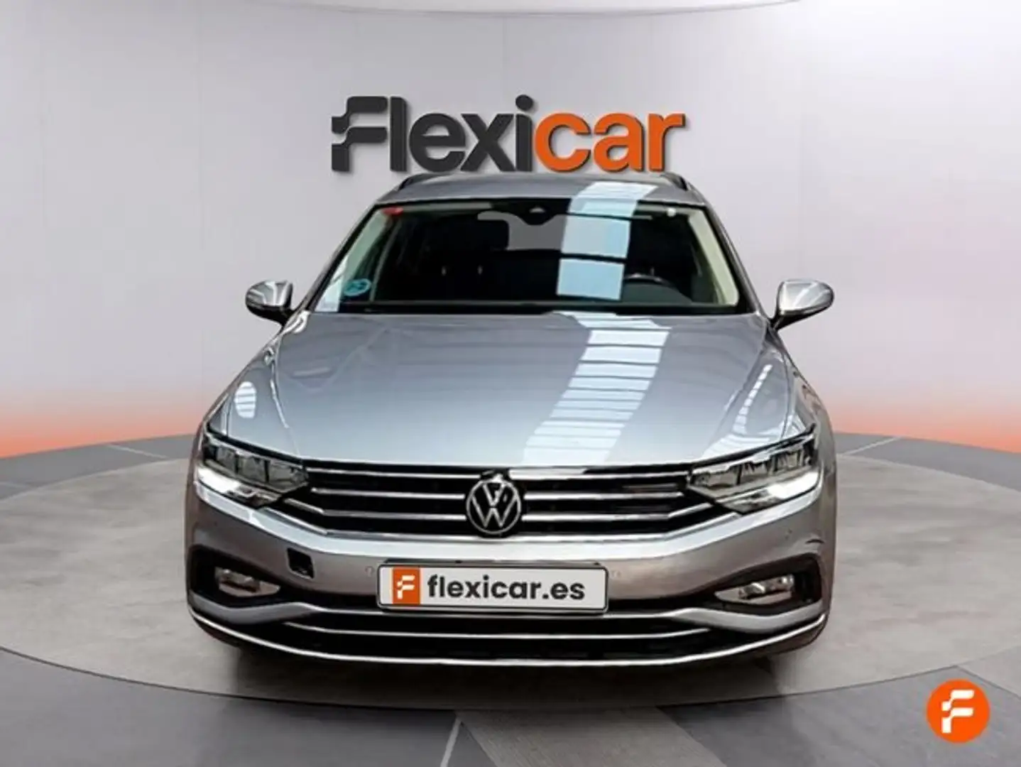 Volkswagen Passat Variant 2.0TDI EVO Executive DGS7 110kW Gris - 2