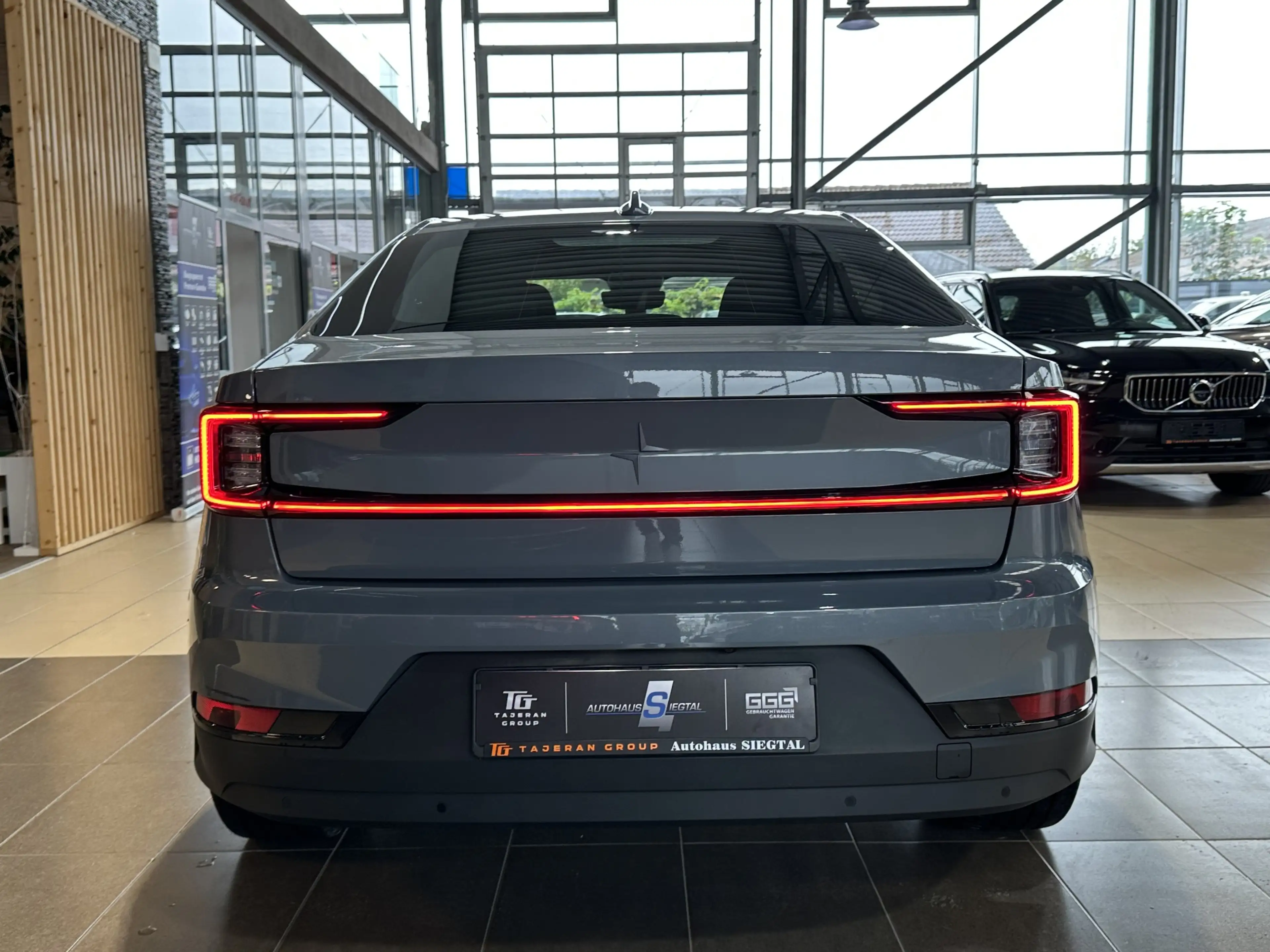 Polestar 2 Long Range Single Memory 360Cam Navi ACC LED — photo 6