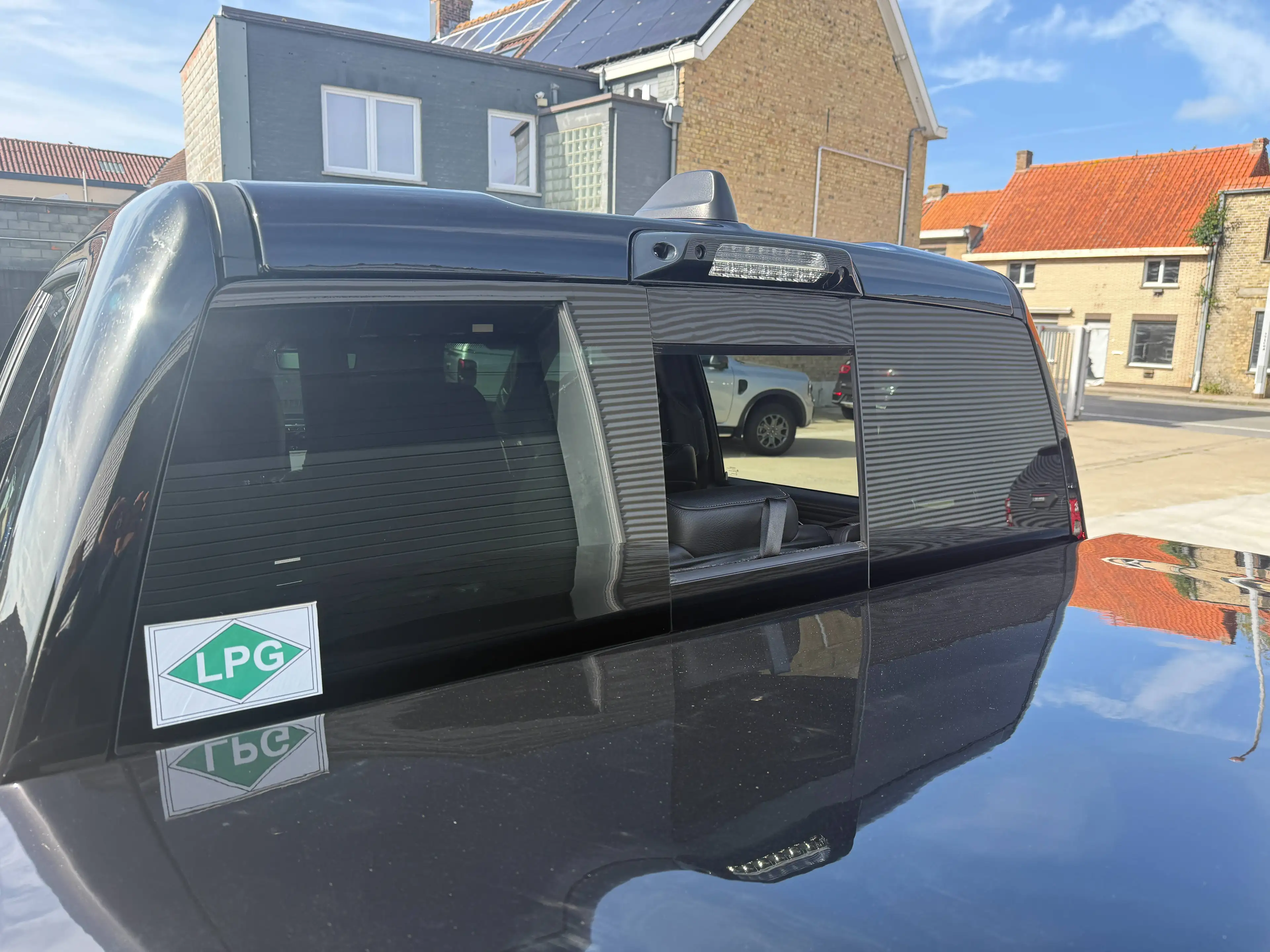 Dodge RAM LIMITED / NIGHT EDITION / V8 5.7 / PANO / LPG / HUPD / LUCHTVERING / 22" — photo 13
