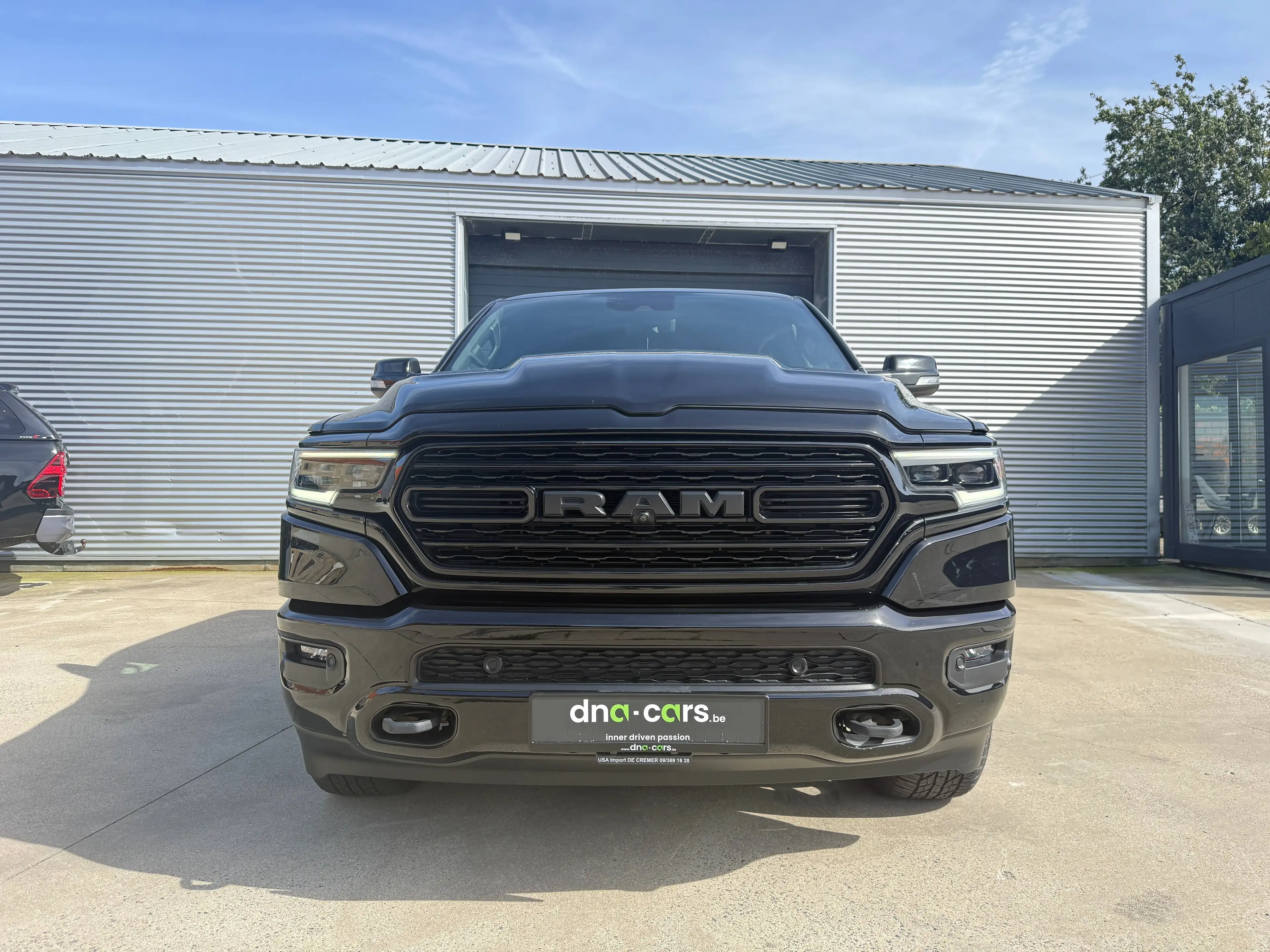 Dodge RAM LIMITED / NIGHT EDITION / V8 5.7 / PANO / LPG / HUPD / LUCHTVERING / 22" — photo 2