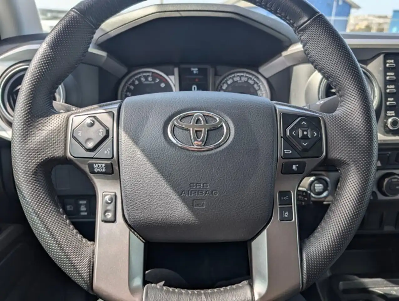 Toyota Tacoma снимка Toyota Tacoma