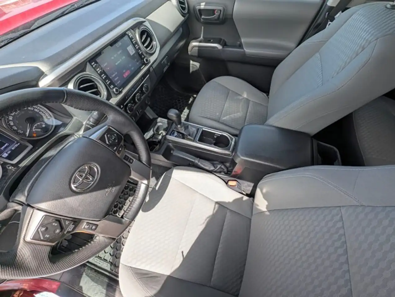 Toyota Tacoma снимка Toyota Tacoma