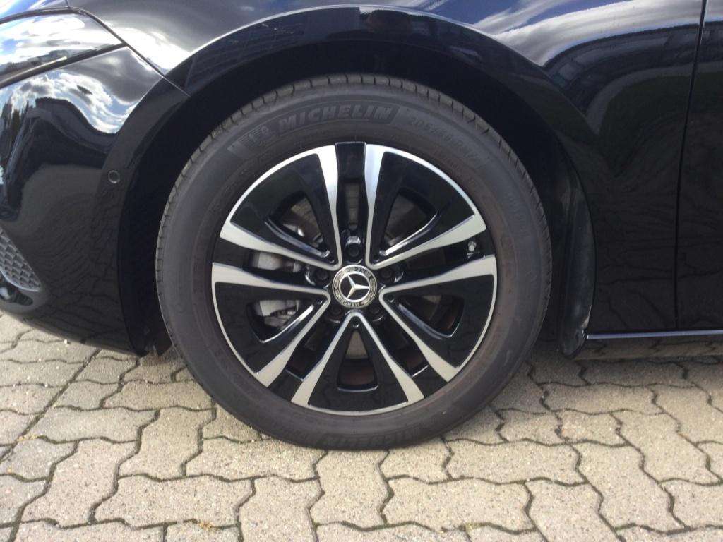 Mercedes-Benz A 220