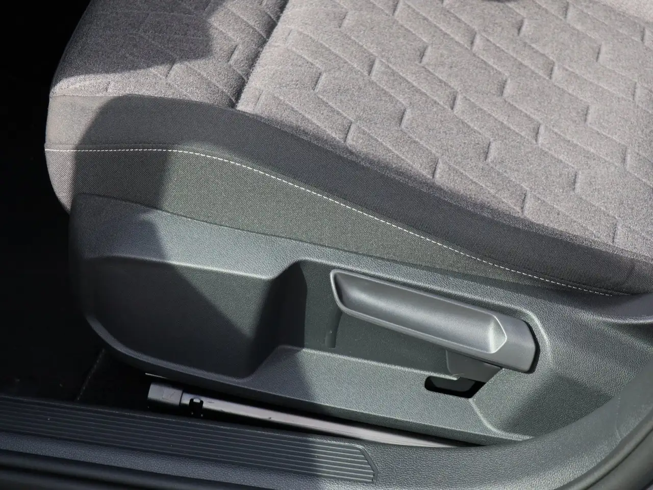 Volkswagen Golf VIII nza 1.5 TSI Move ACC Navi Light Assist, миниатюра 15