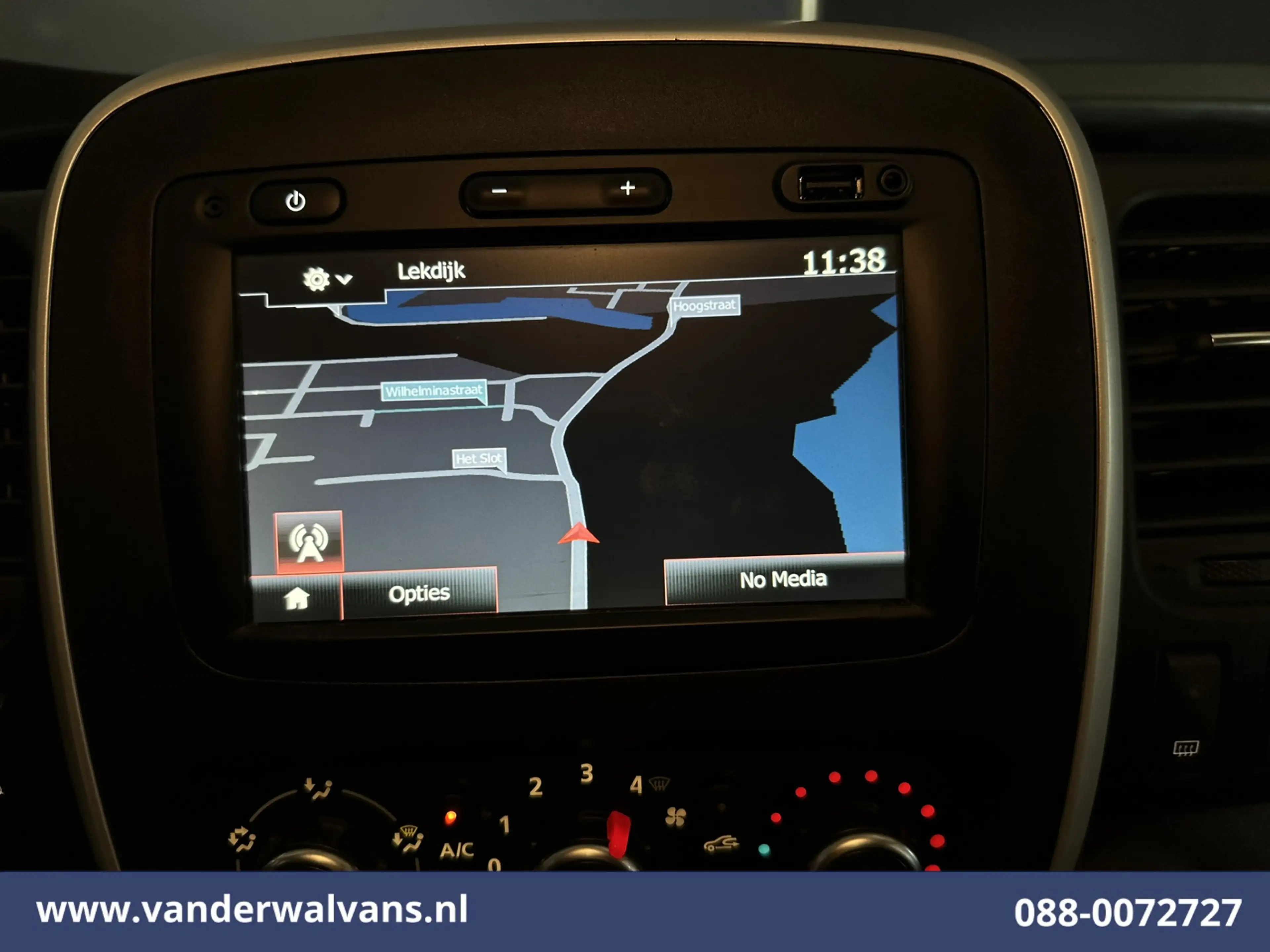 Renault Trafic 2.0 dCi 120pk L2H1 Euro6 Airco | Imperiaal | Navig — photo 2