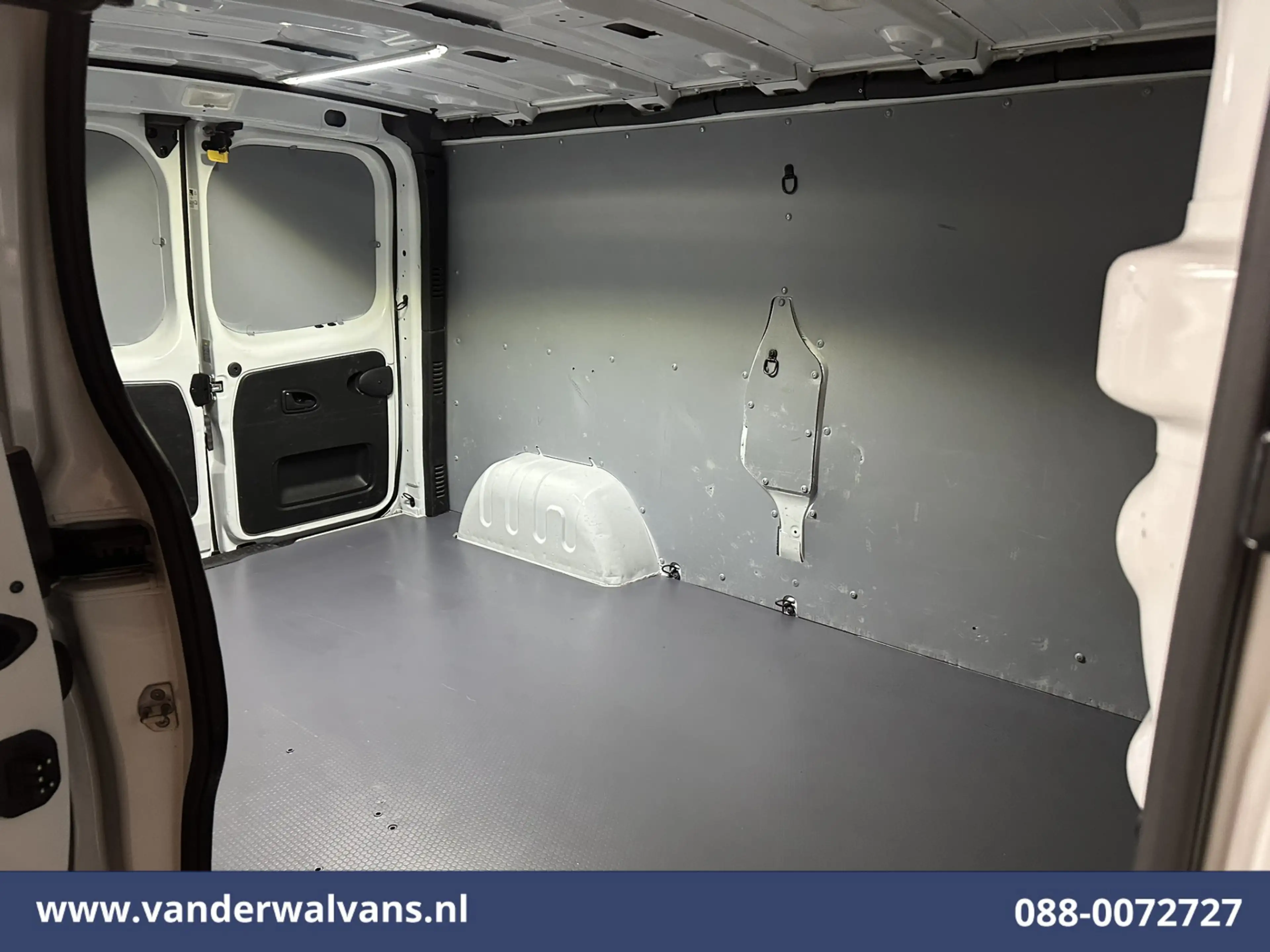 Renault Trafic 2.0 dCi 120pk L2H1 Euro6 Airco | Imperiaal | Navig — photo 10