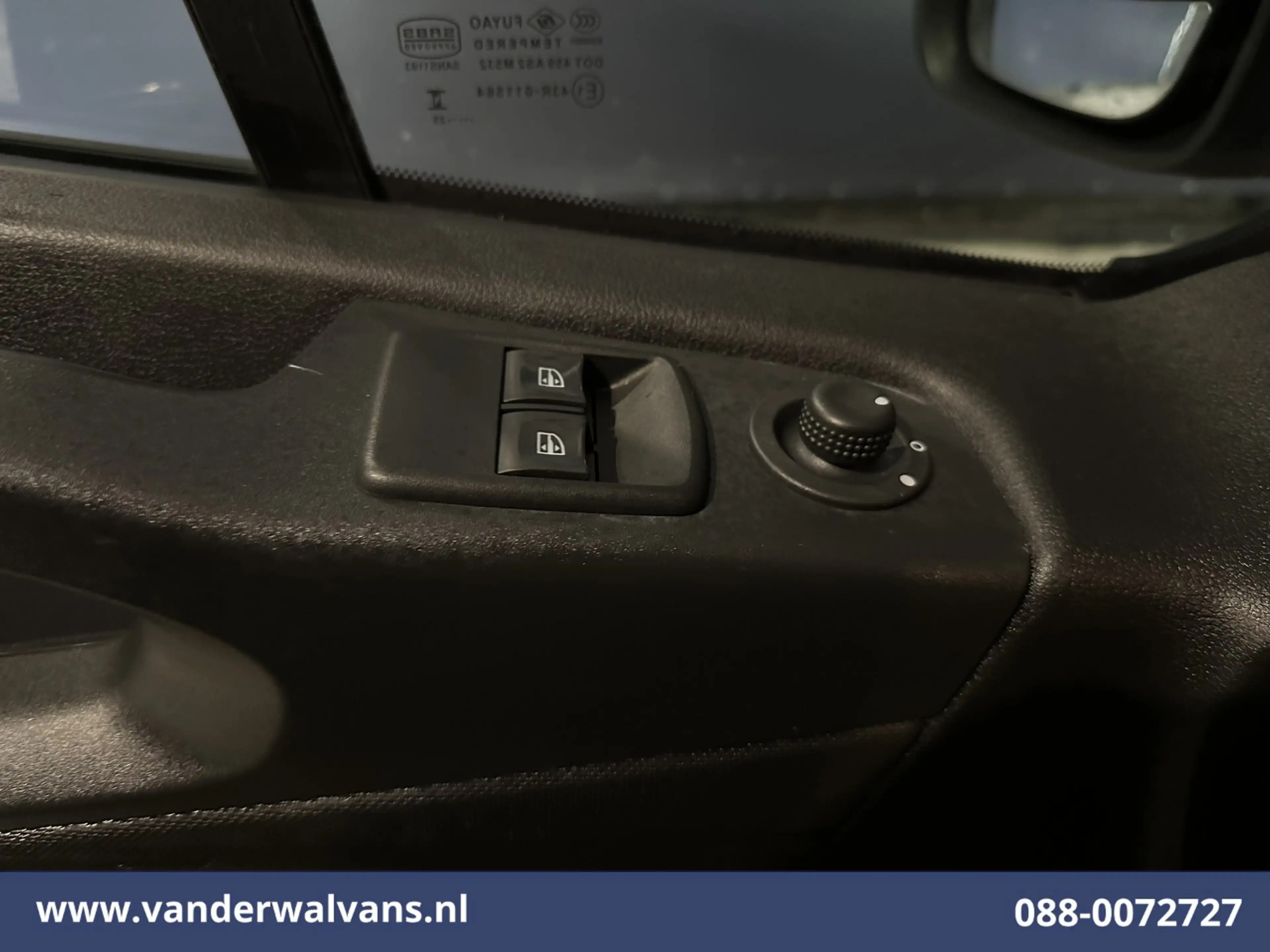 Renault Trafic 2.0 dCi 120pk L2H1 Euro6 Airco | Imperiaal | Navig — photo 17