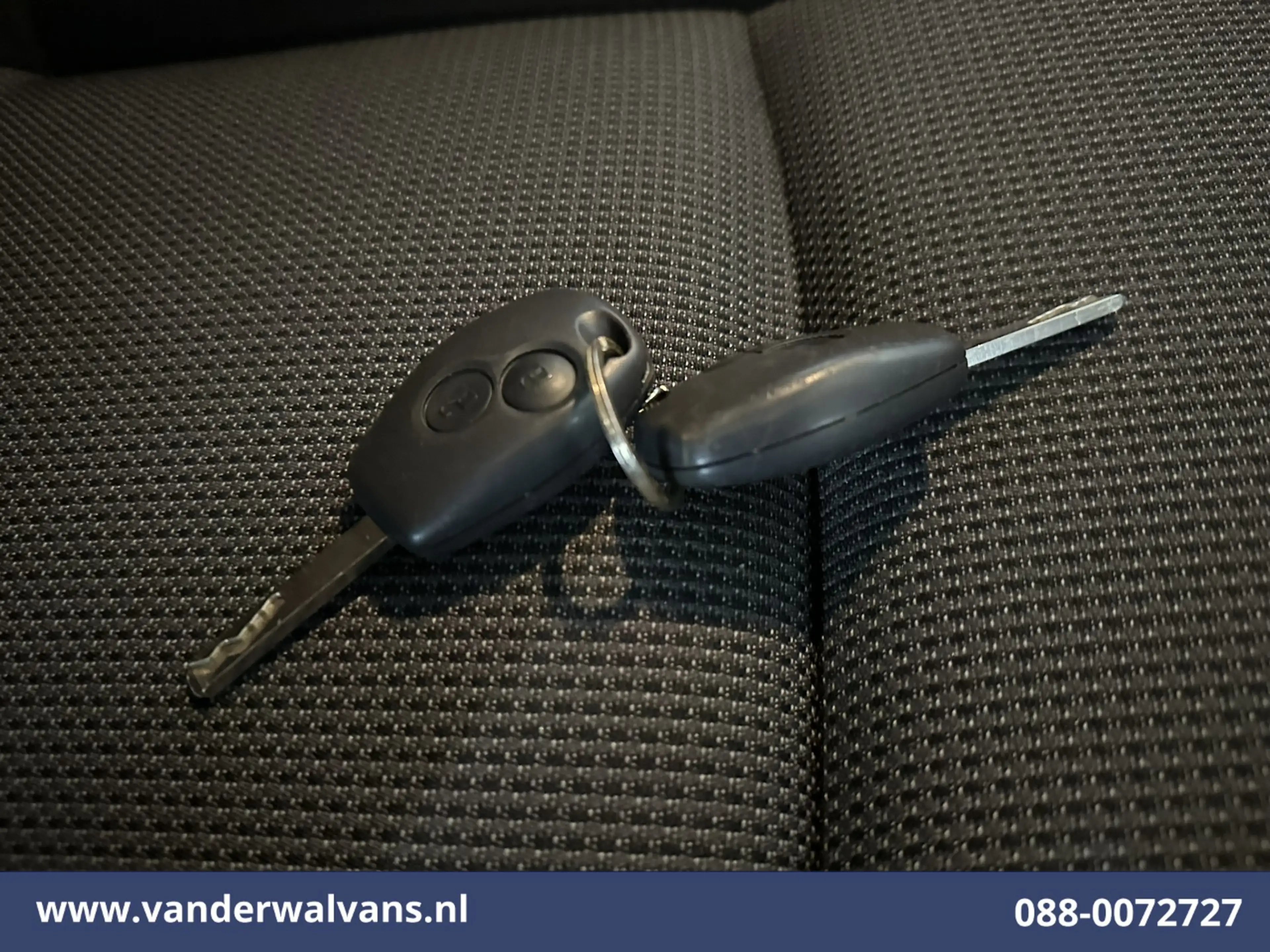 Renault Trafic 2.0 dCi 120pk L2H1 Euro6 Airco | Imperiaal | Navig — photo 18