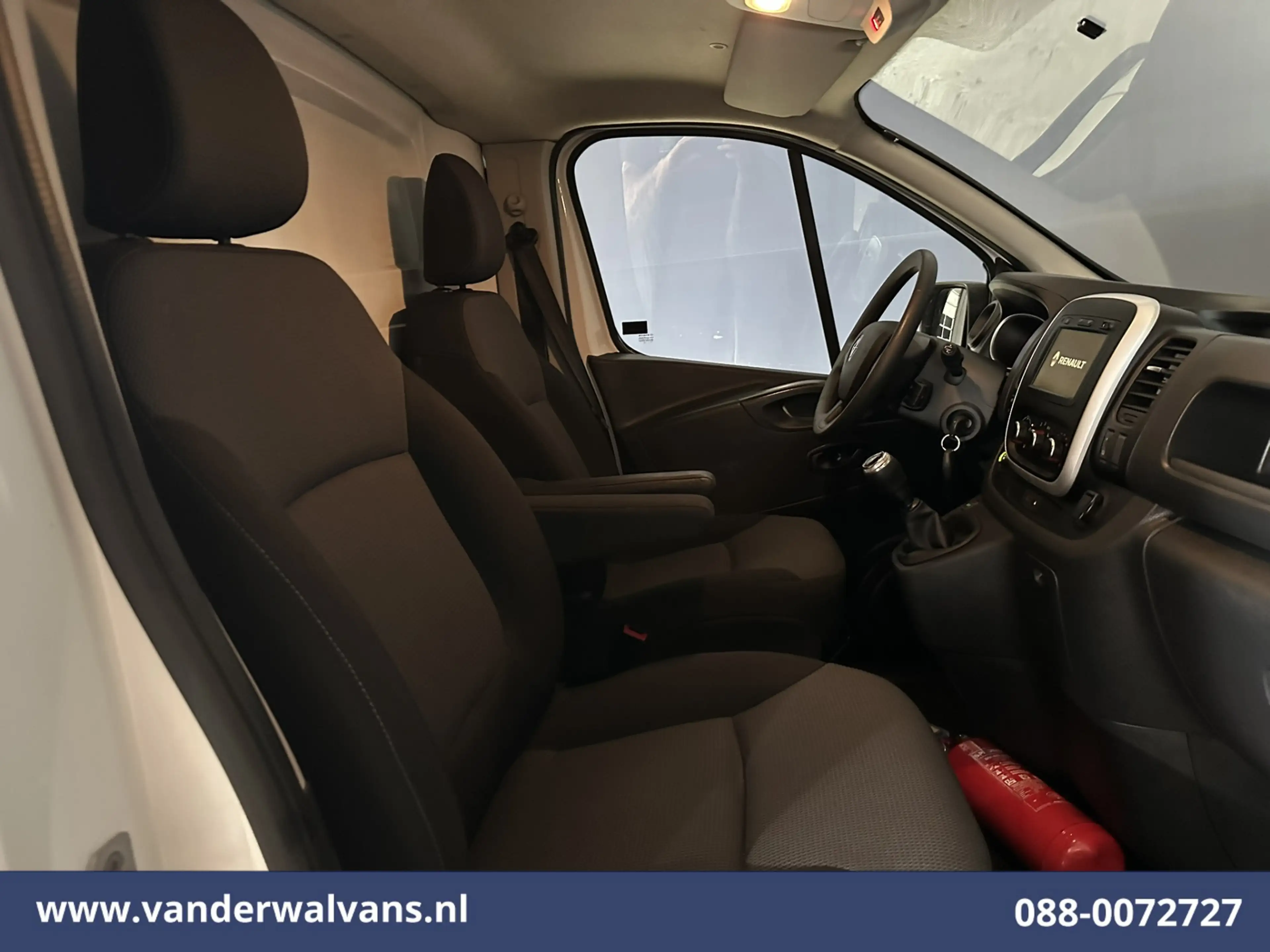 Renault Trafic 2.0 dCi 120pk L2H1 Euro6 Airco | Imperiaal | Navig — photo 15