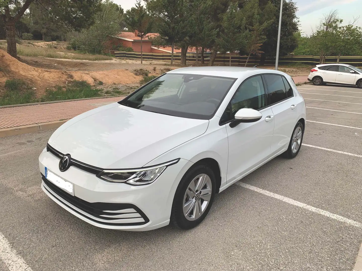 Volkswagen Golf Volkswagen Golf VIII Life 1.5 eTSI 130 CV DSG con tecnología Mild Hybrid (MHEV) y transmisión DSG Blanco - 1