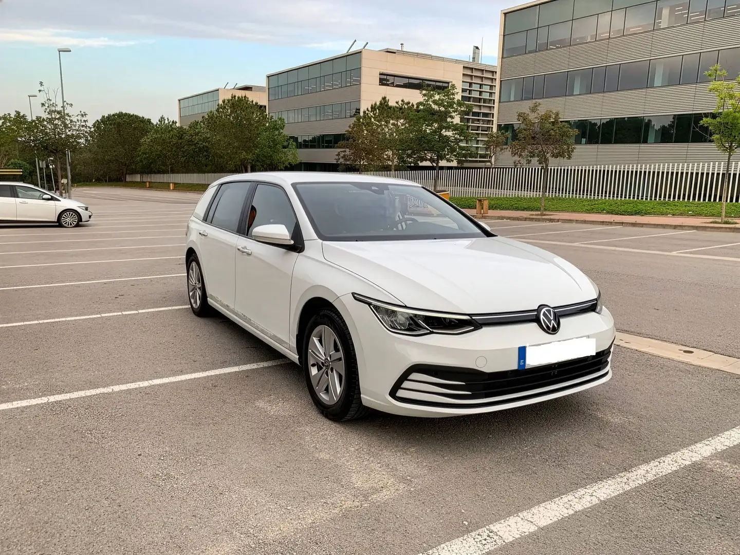 Volkswagen Golf Volkswagen Golf VIII Life 1.5 eTSI 130 CV DSG con tecnología Mild Hybrid (MHEV) y transmisión DSG Blanco - 2