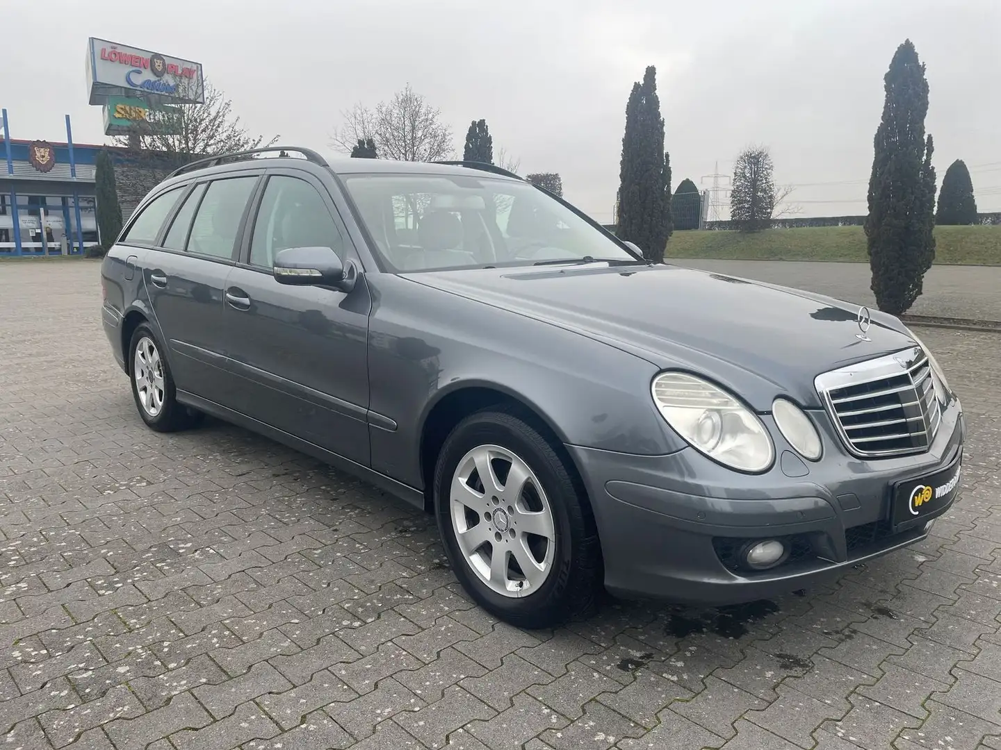 Mercedes-Benz E 280 T CDI 4Matic AUTOMATIK/DISTRONIC/NAVI/XENON Grau - 2