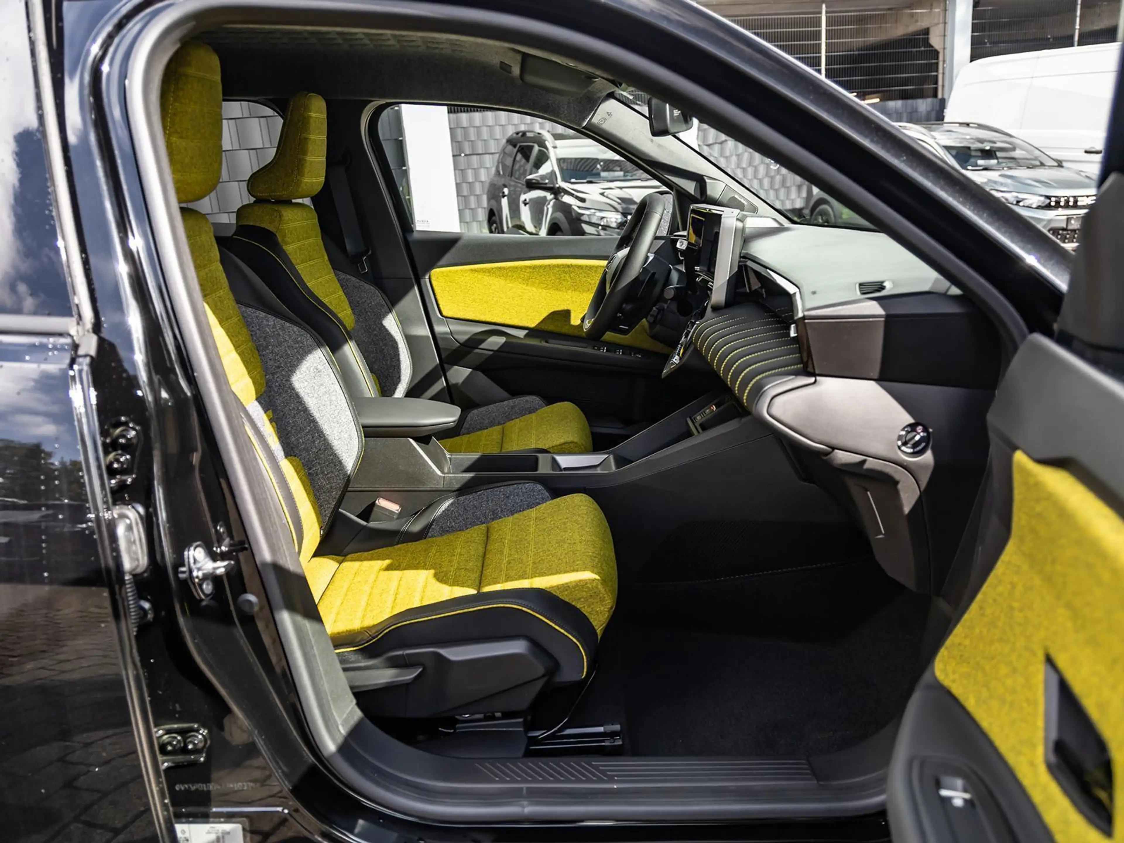 Renault R 5 Iconic 150 NAVI SHZ PDC LHZ KLIMA BT — photo 8