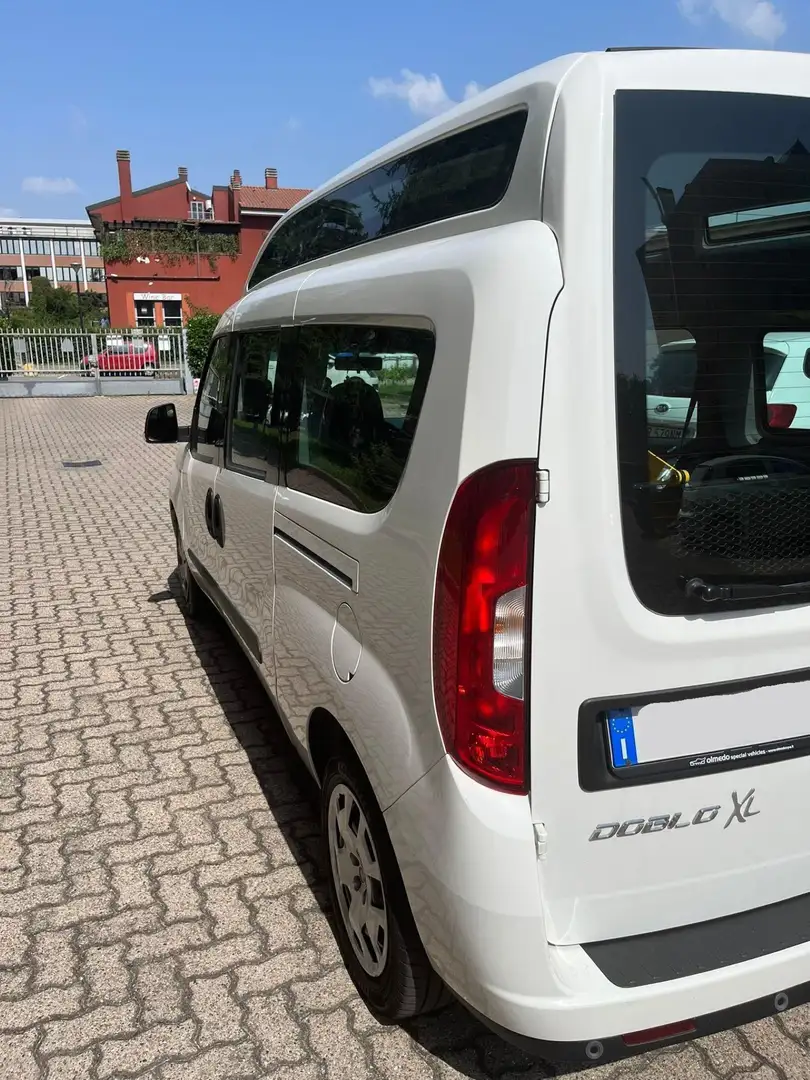Fiat Doblo Doblo Maxi 1.6 mjt 16v Lounge s&s 120cv my19 Bianco - 2
