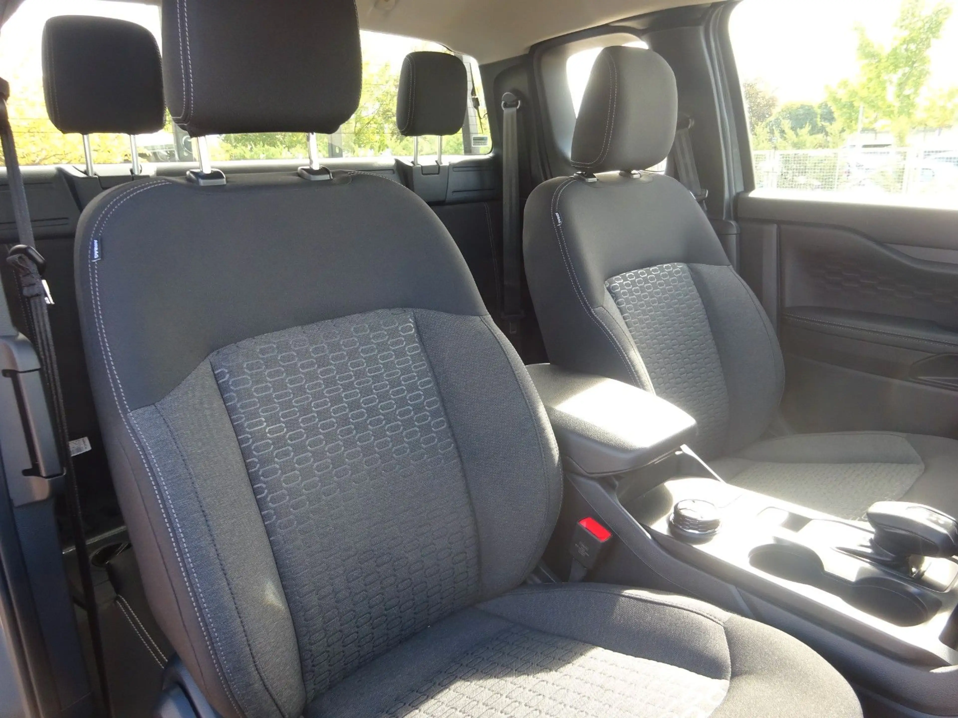 Ford Ranger XLT Extrakab 4x4 V6 Aut. AHK WiPa ACC — photo 10