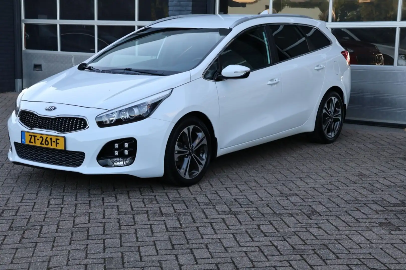 Kia Ceed / cee'd 1.0 T-GDI GT-LINE, navigatie, camera, trekhaak Bianco - 1