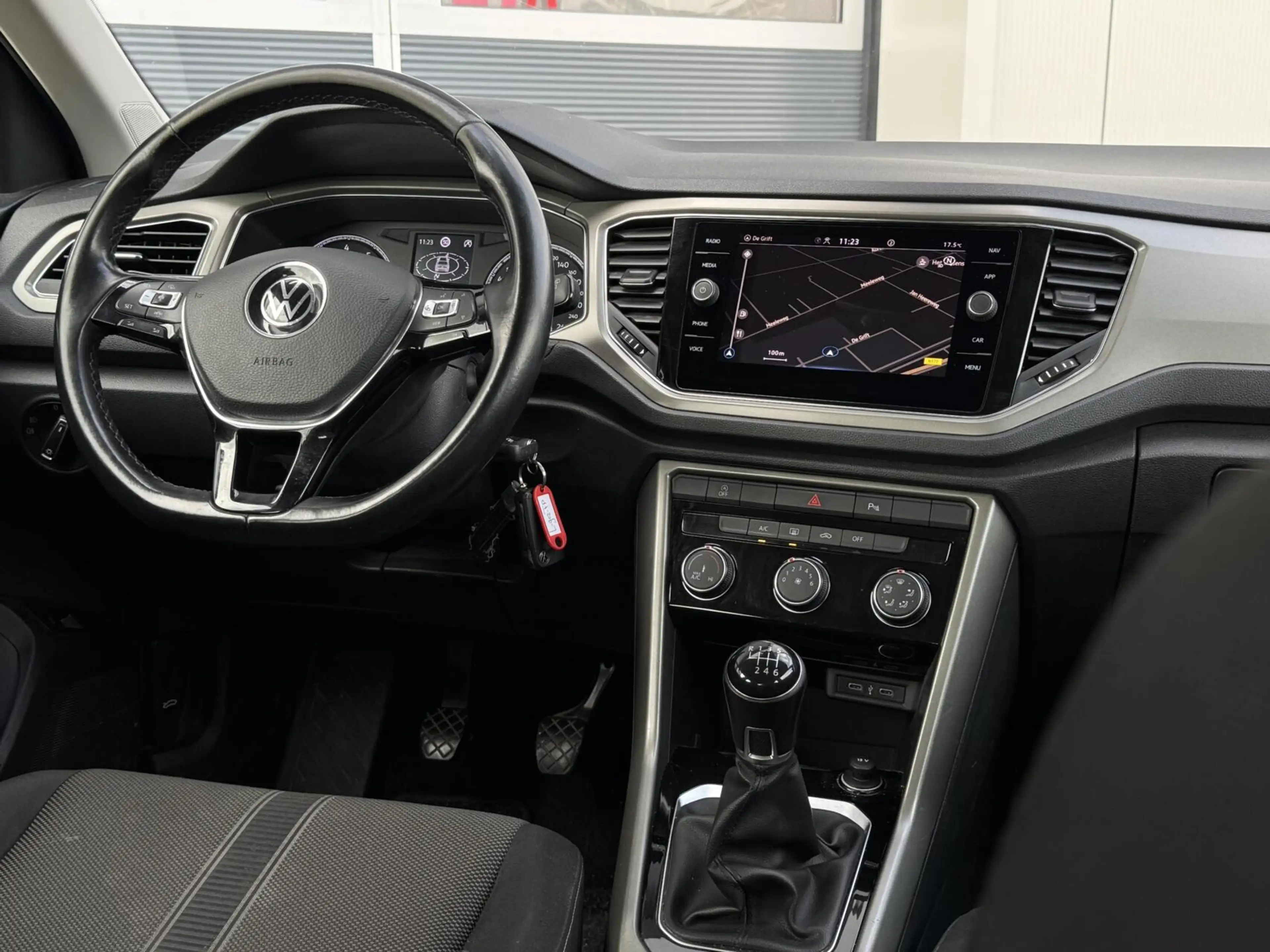 Volkswagen T-Roc 1.0 TSI Style Business | Carplay | IQ Drive | Adap — photo 3