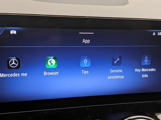 Mercedes-Benz Gla view 15