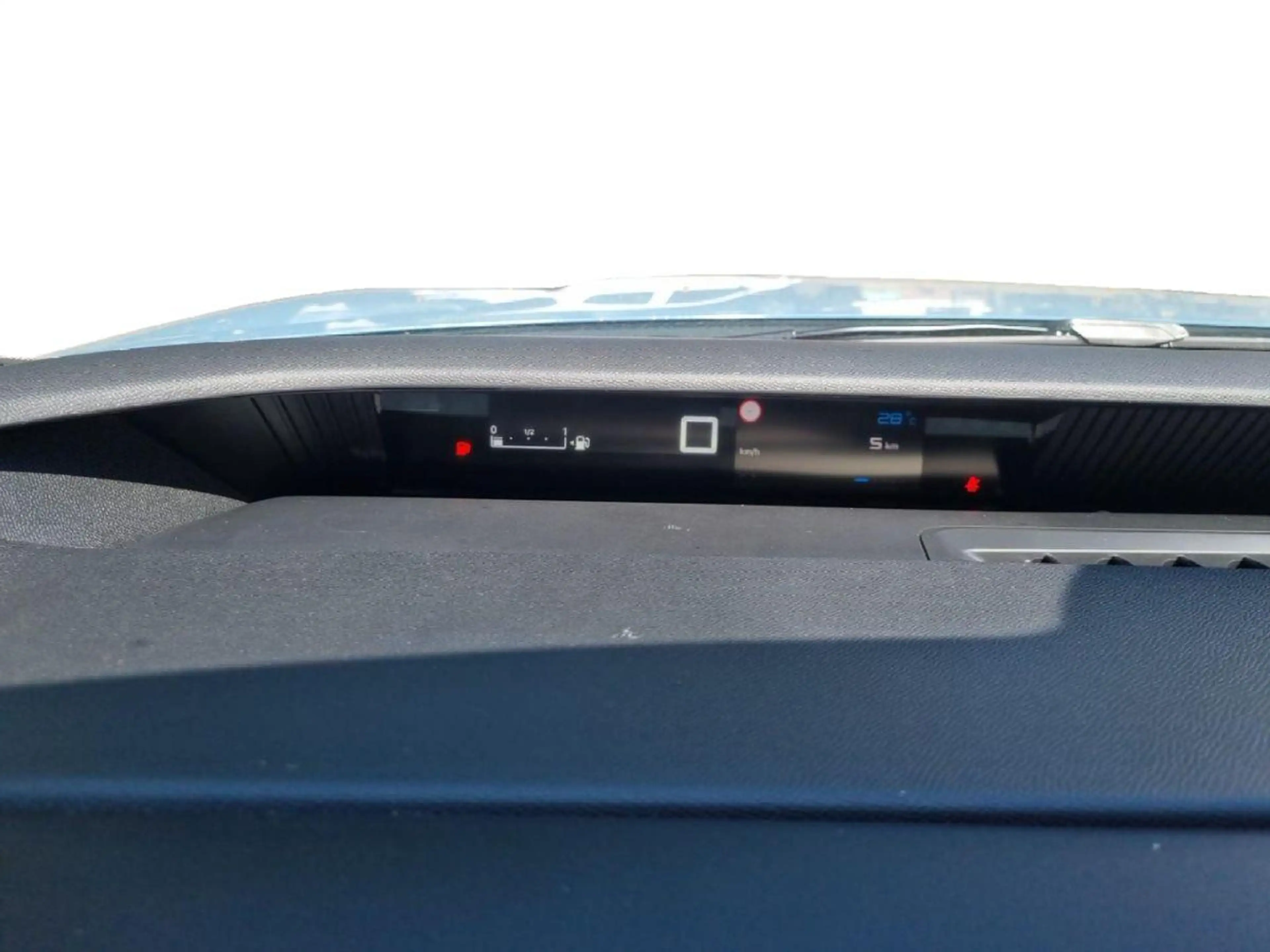 Citroen C3 1.2 Turbo PLUS LED/PDC/DAB/MirrorLink — photo 8