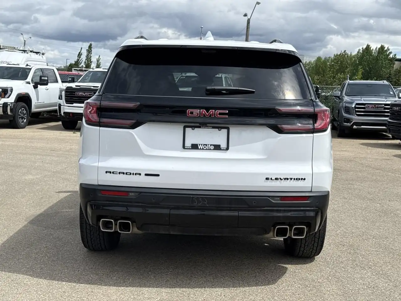 GMC Acadia photo GMC Acadia