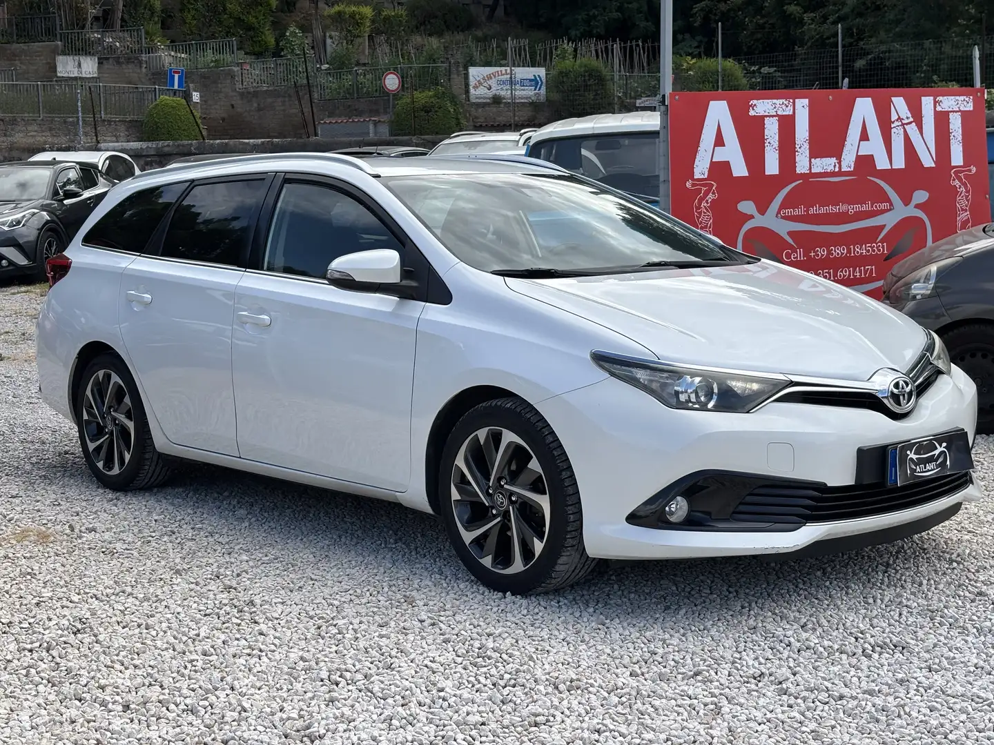 Toyota Auris Touring Sports 1.6 d-4d Lounge Bianco - 1