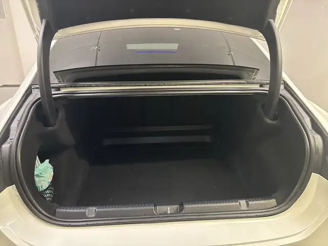 Mercedes-Benz EQE 43 AMG 4MATIC Totw Distr PTS Navi Sitzklima Ansicht 16