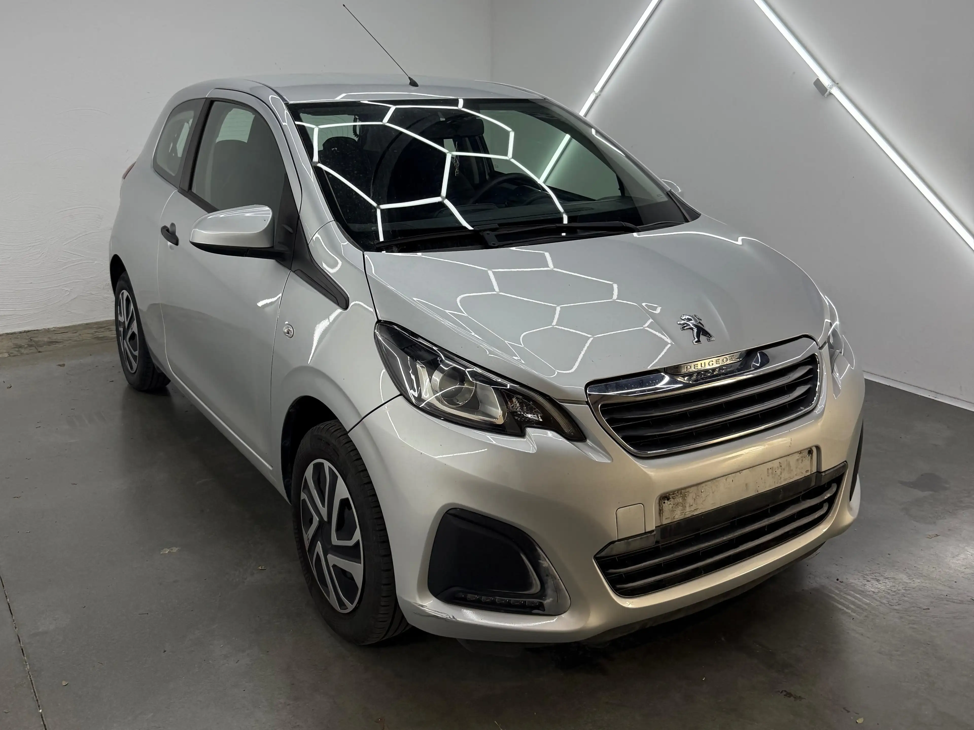 Peugeot 108 108 1.0 VTi Like S — photo 3