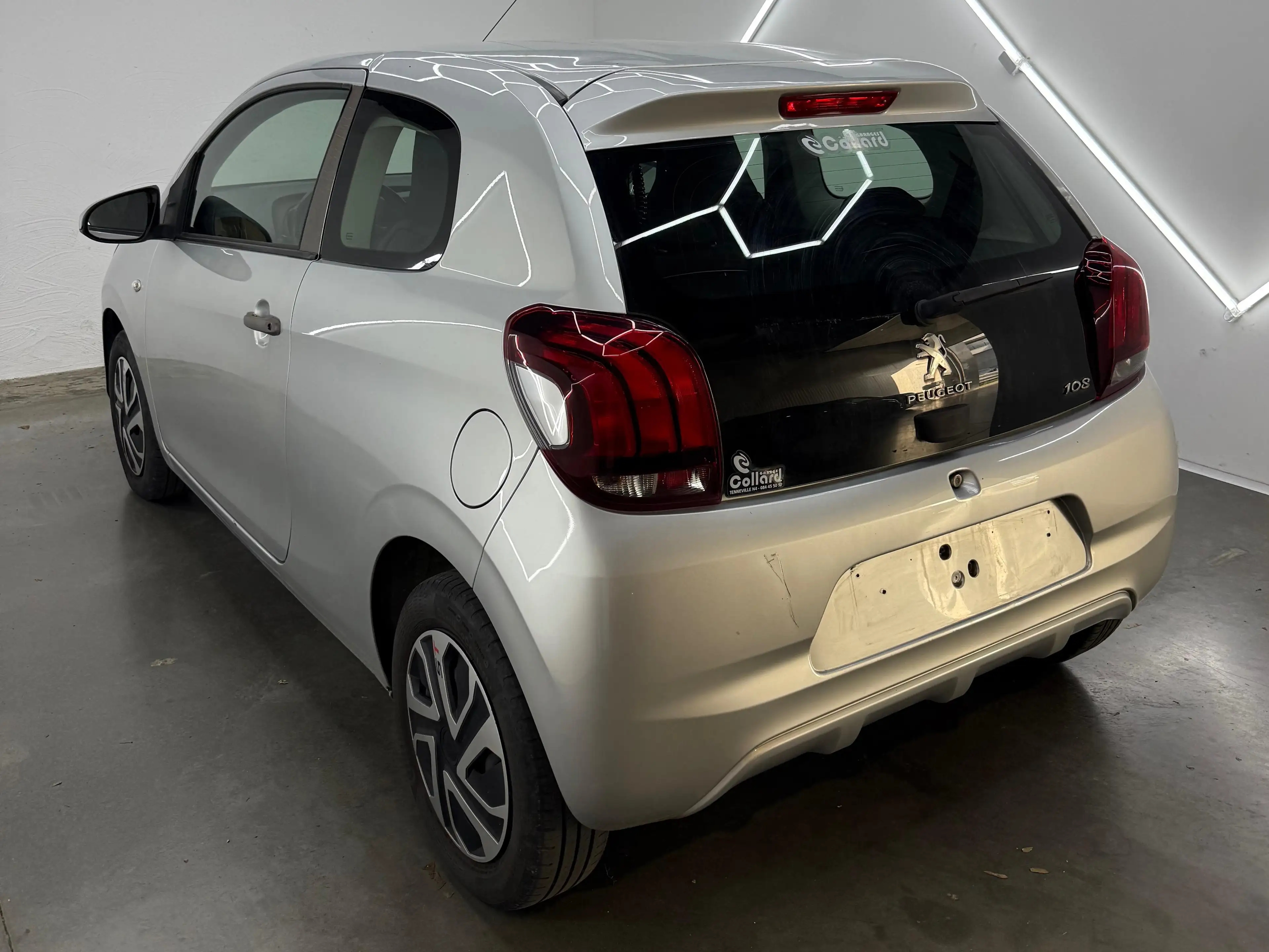 Peugeot 108 108 1.0 VTi Like S — photo 4