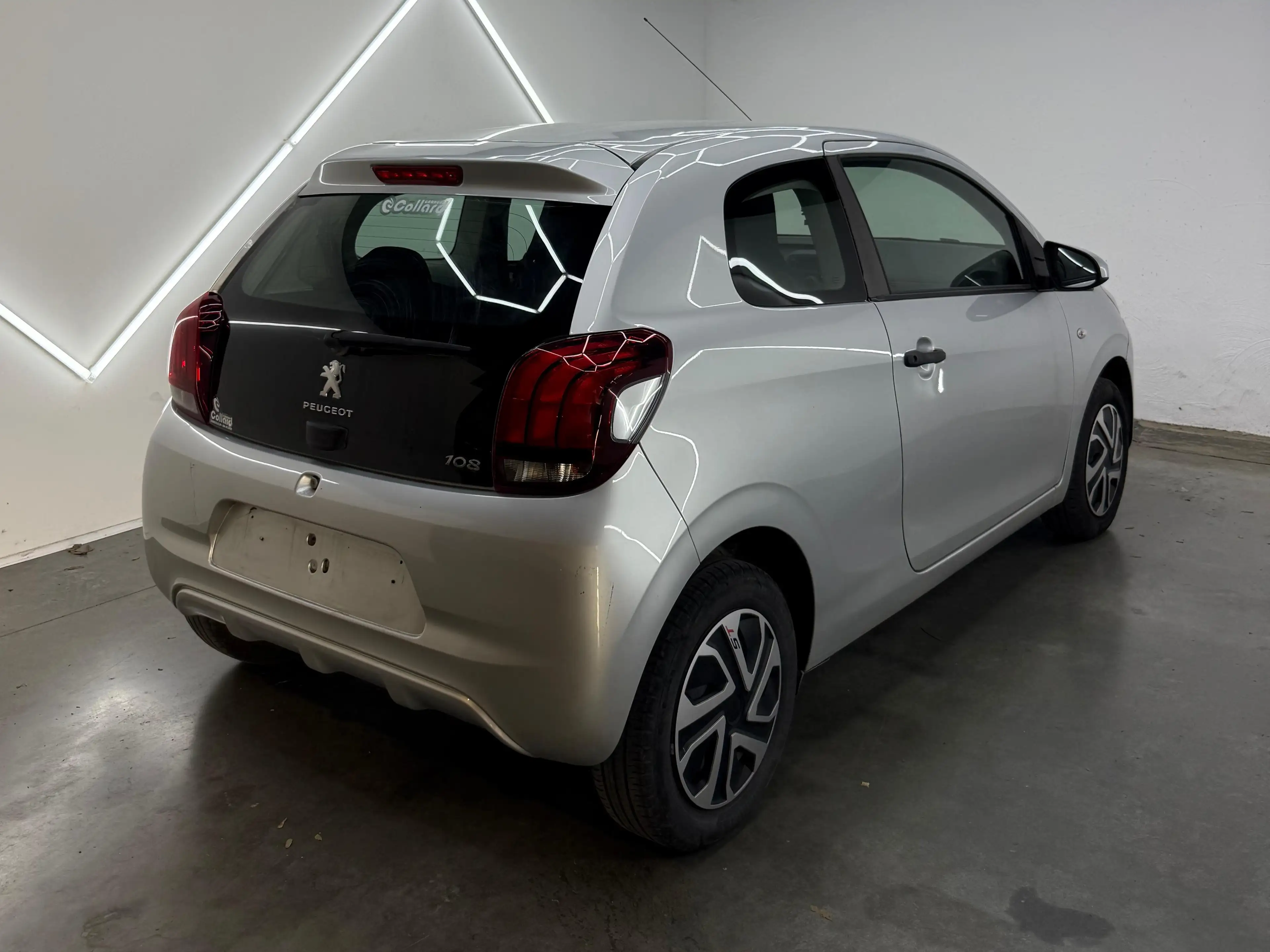 Peugeot 108 108 1.0 VTi Like S — photo 6
